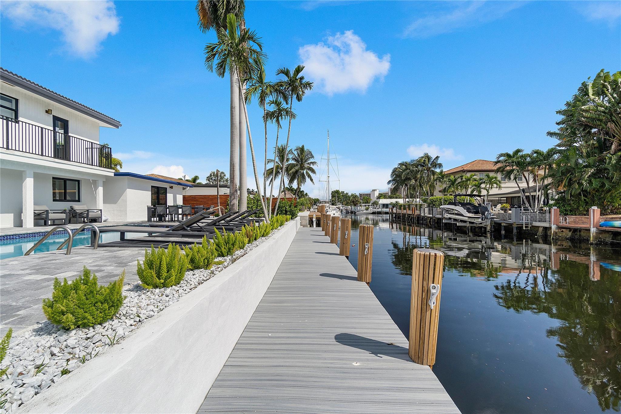 Country Club Isles 42-40 - Residential