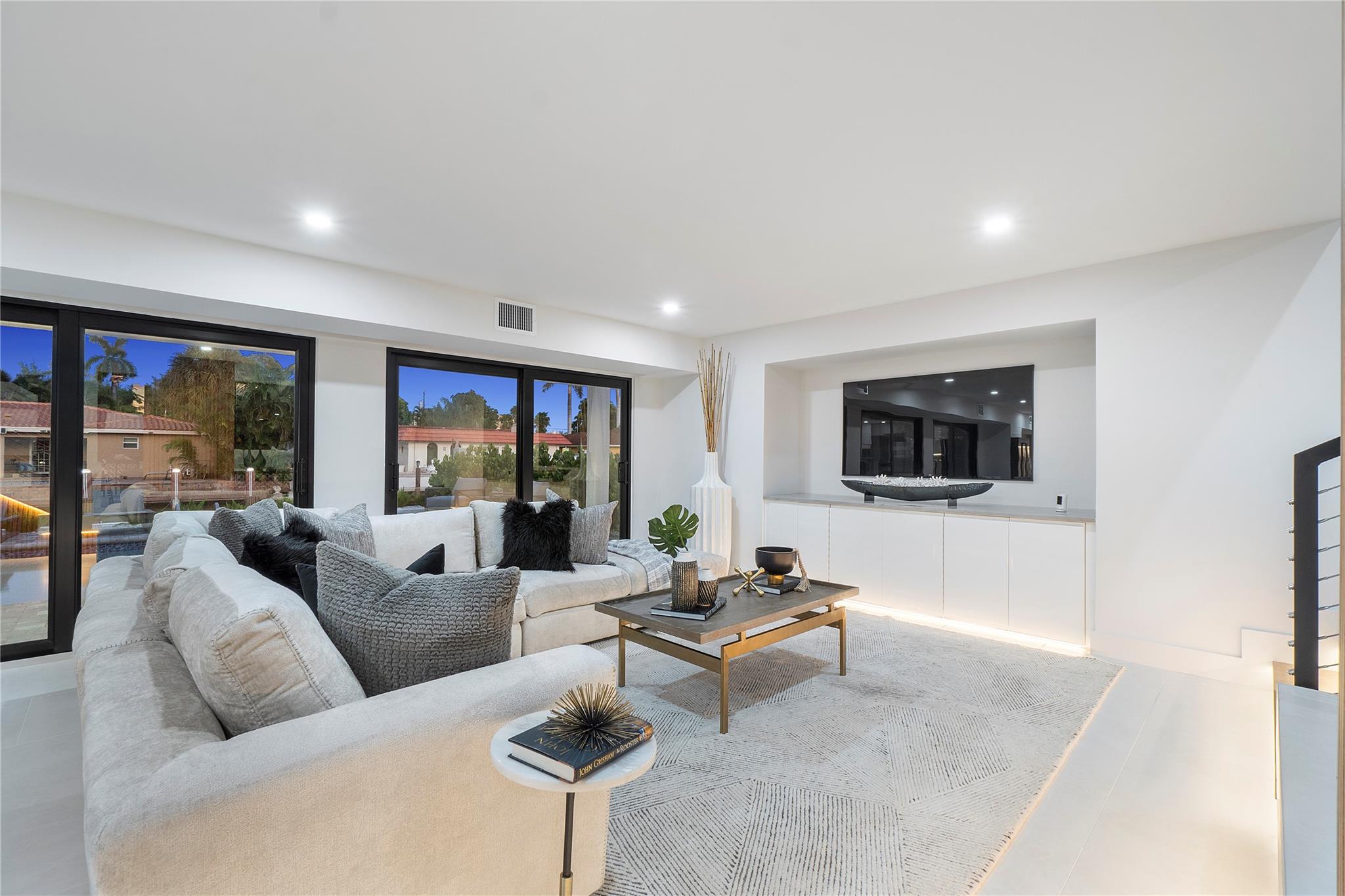 Country Club Isles 42-40 - Residential