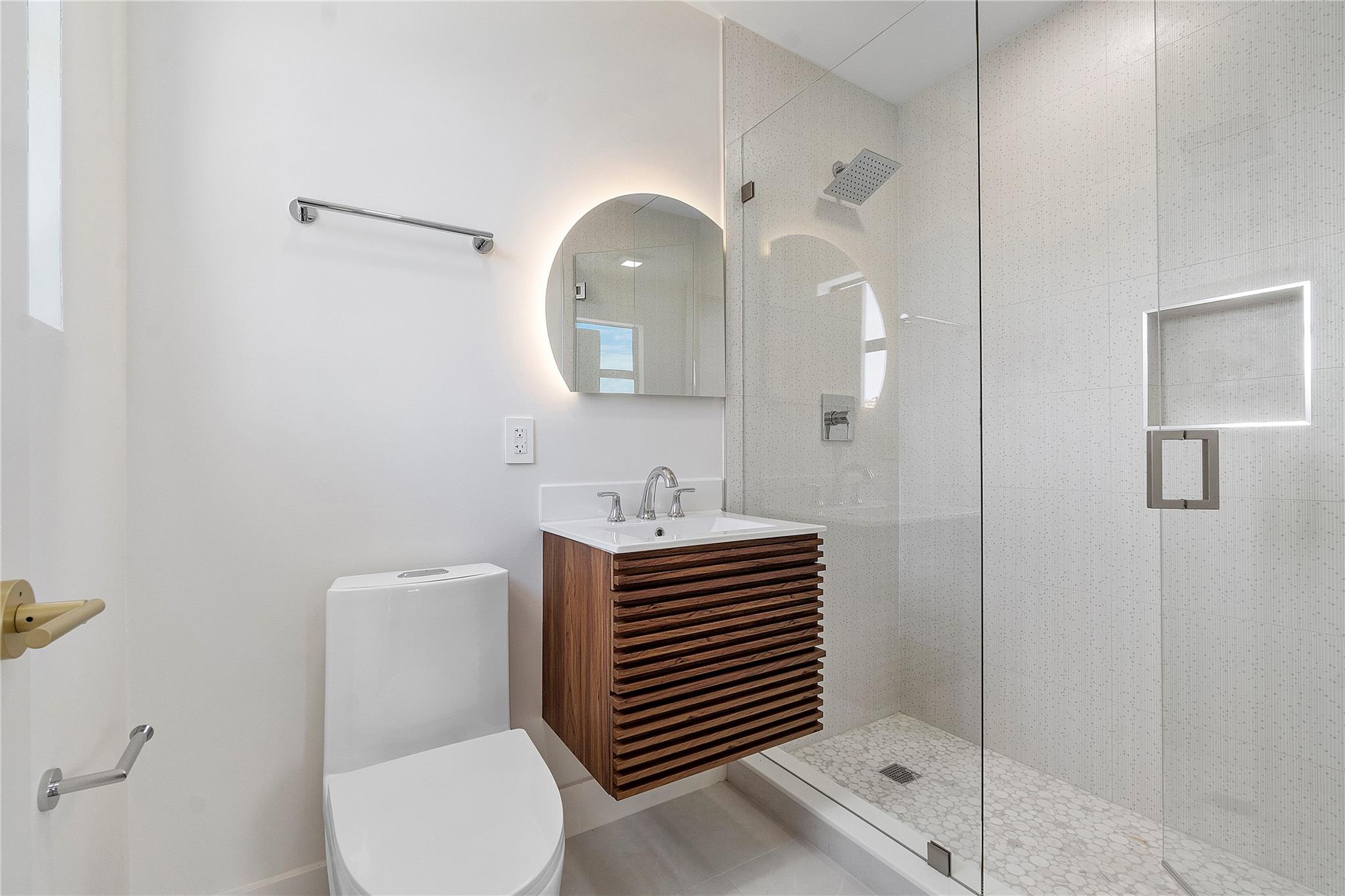 Country Club Isles 42-40 - Residential