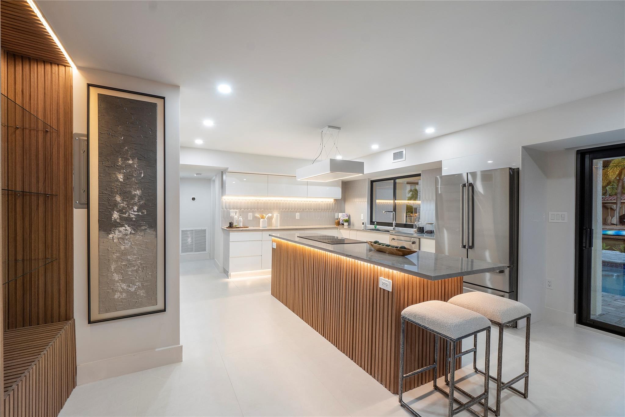 Country Club Isles 42-40 - Residential