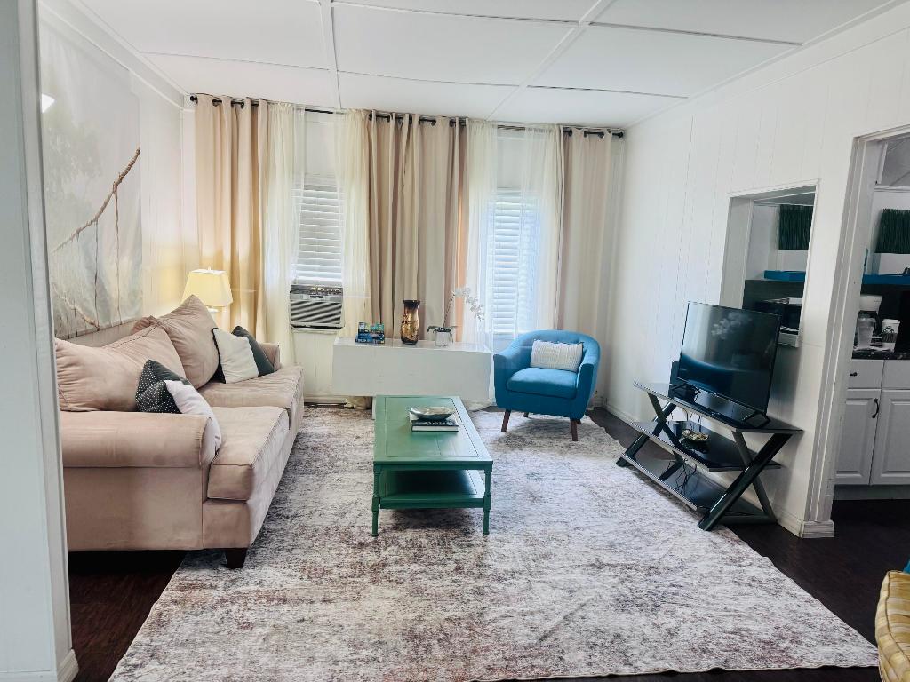 LAKE WORTH - Residential Lease