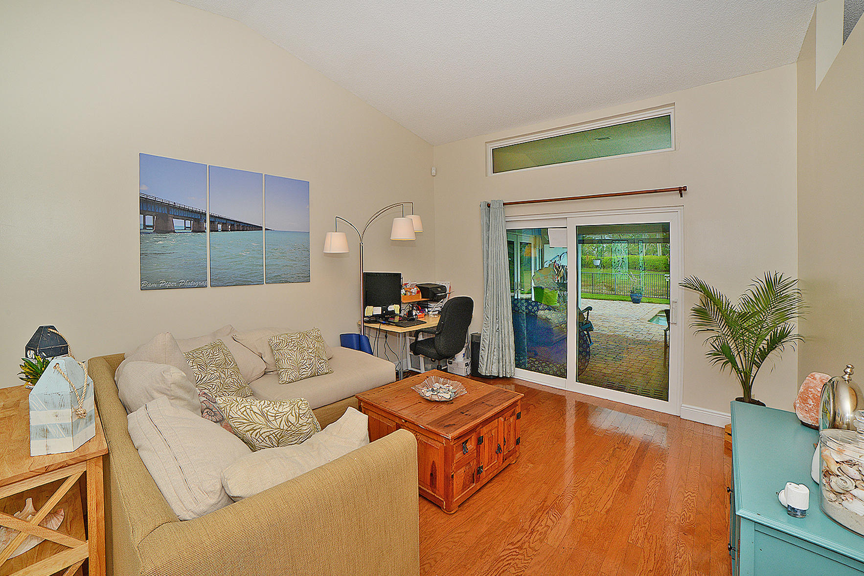 ISLAND LAKES - Residential