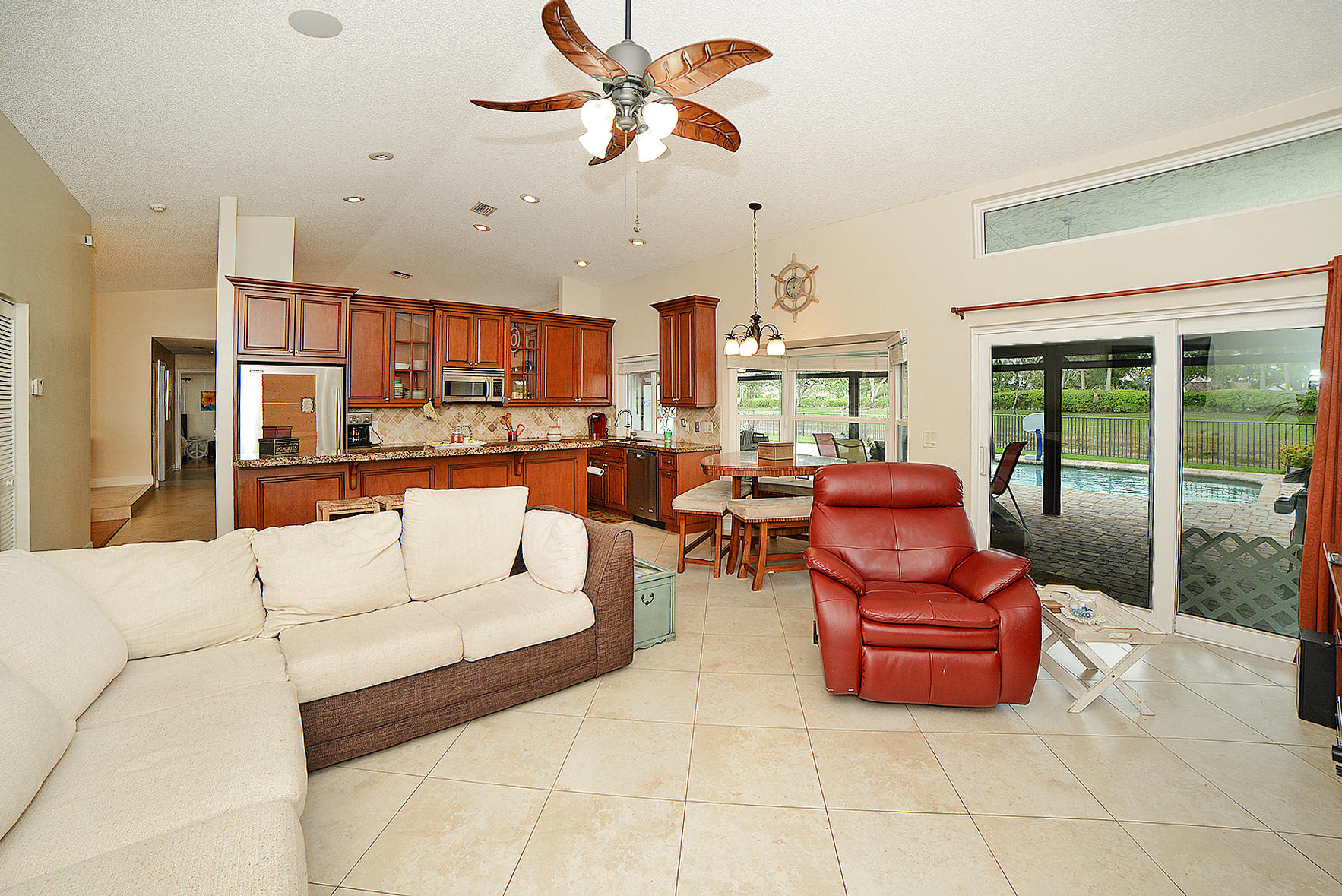 ISLAND LAKES - Residential