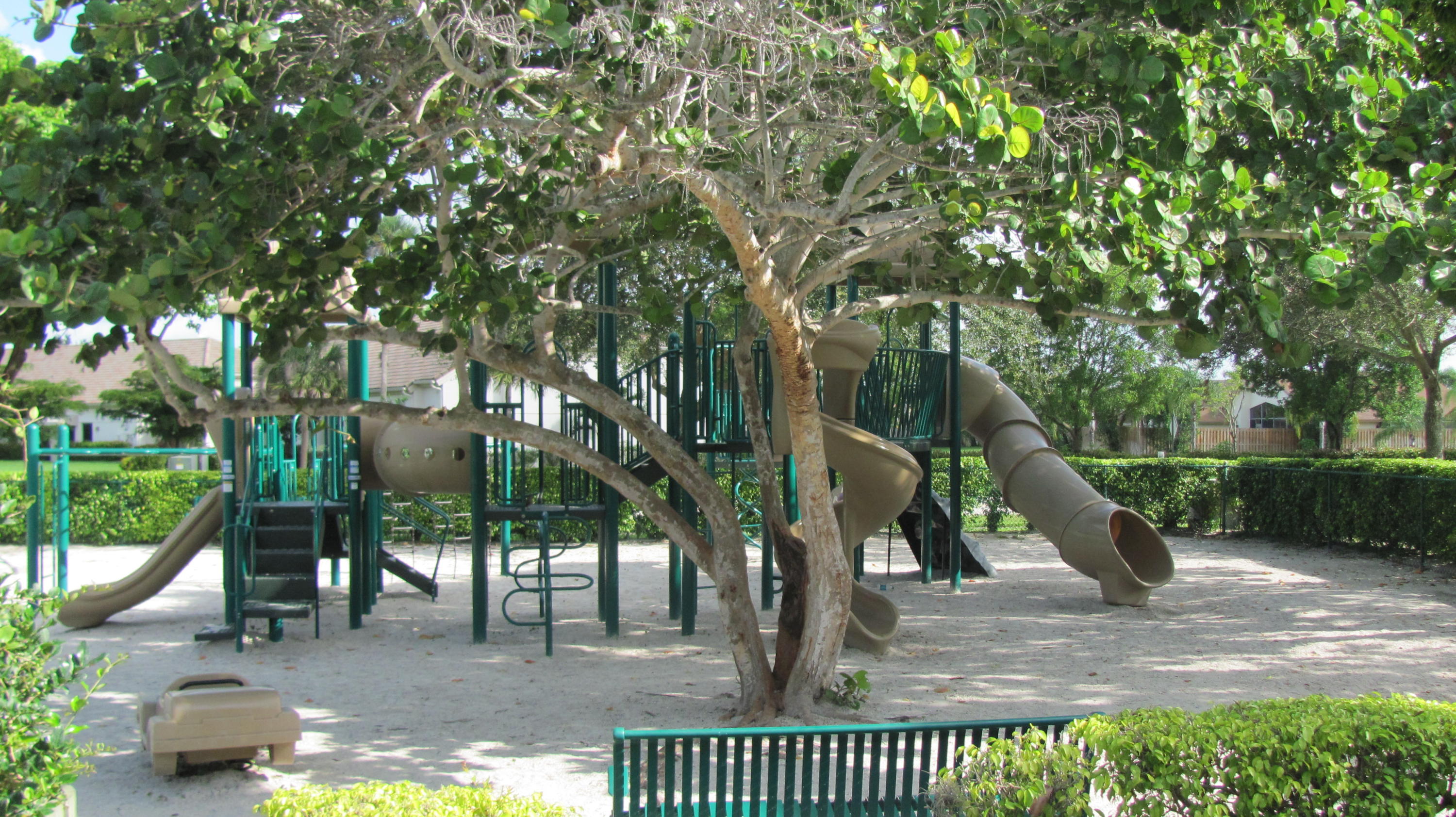 ISLAND LAKES - Residential