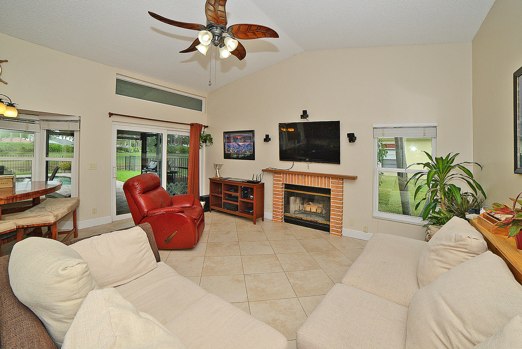 ISLAND LAKES - Residential