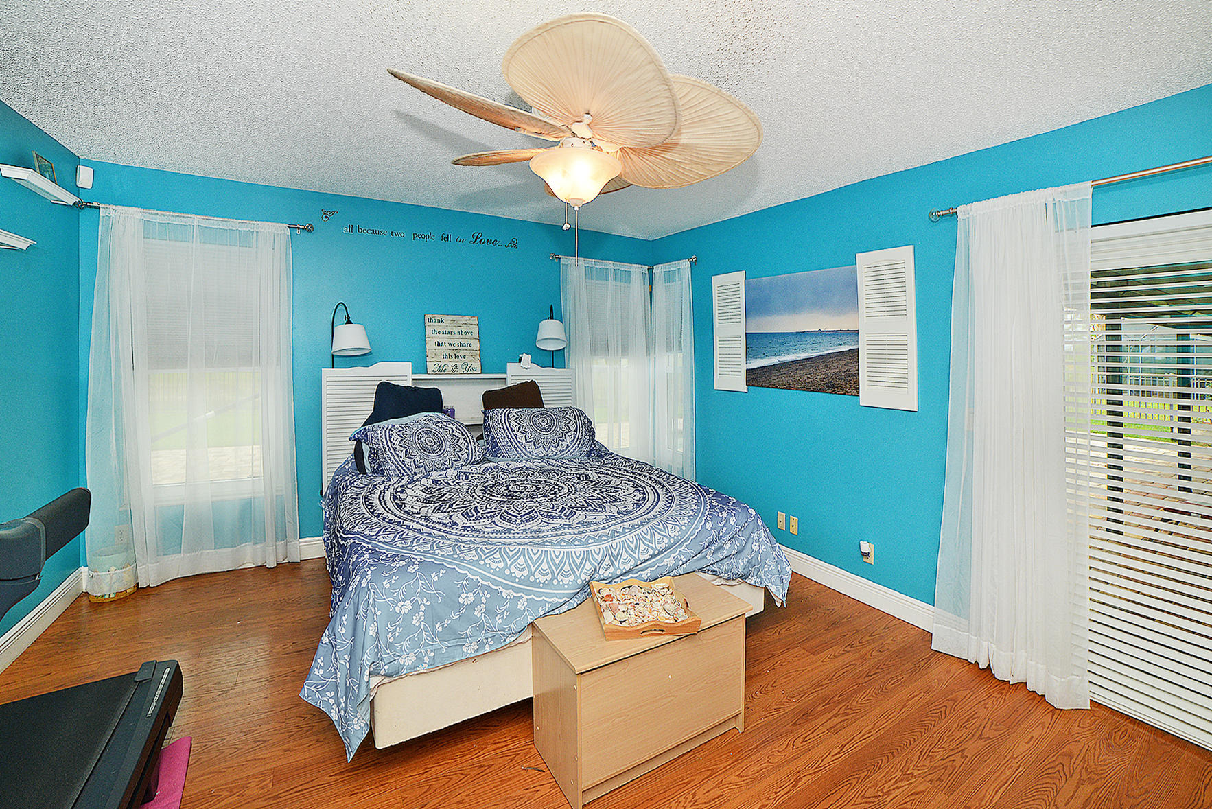 ISLAND LAKES - Residential