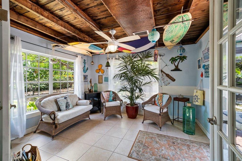 CORAL MANOR - Residential