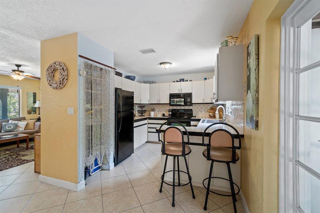 CORAL MANOR - Residential