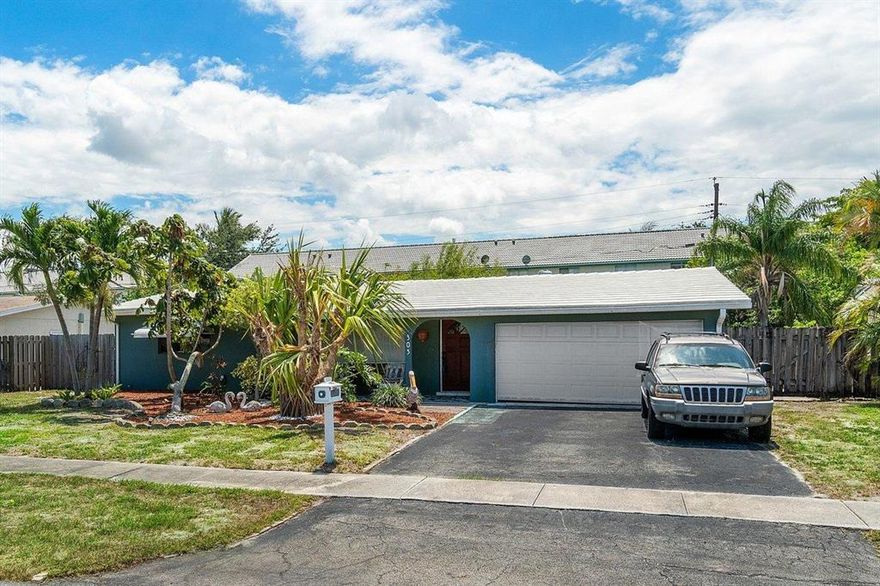 This cozy and very spacious 2/2 - 2 car garage home is located in East Deerfield Beach! It is within two blocks from the Deerfield Aquatic Center, very close to I-95, about 2 miles to the beach, restaurants, shopping,  and the Tri-Rail.
