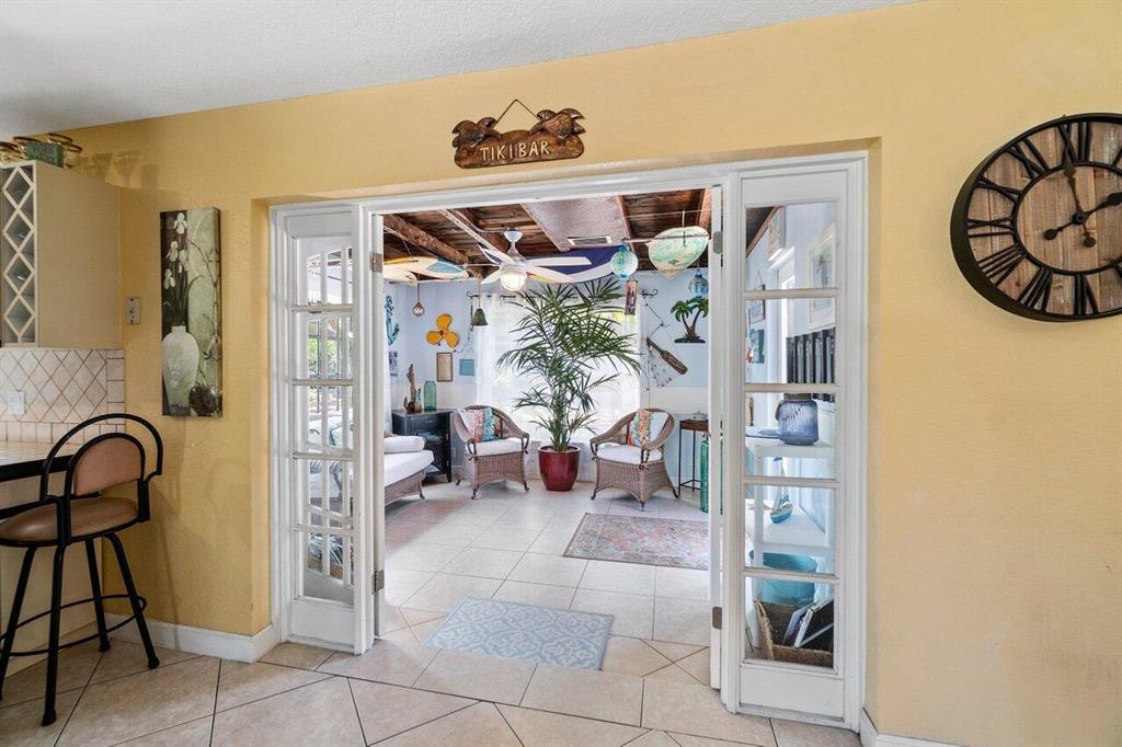 CORAL MANOR - Residential