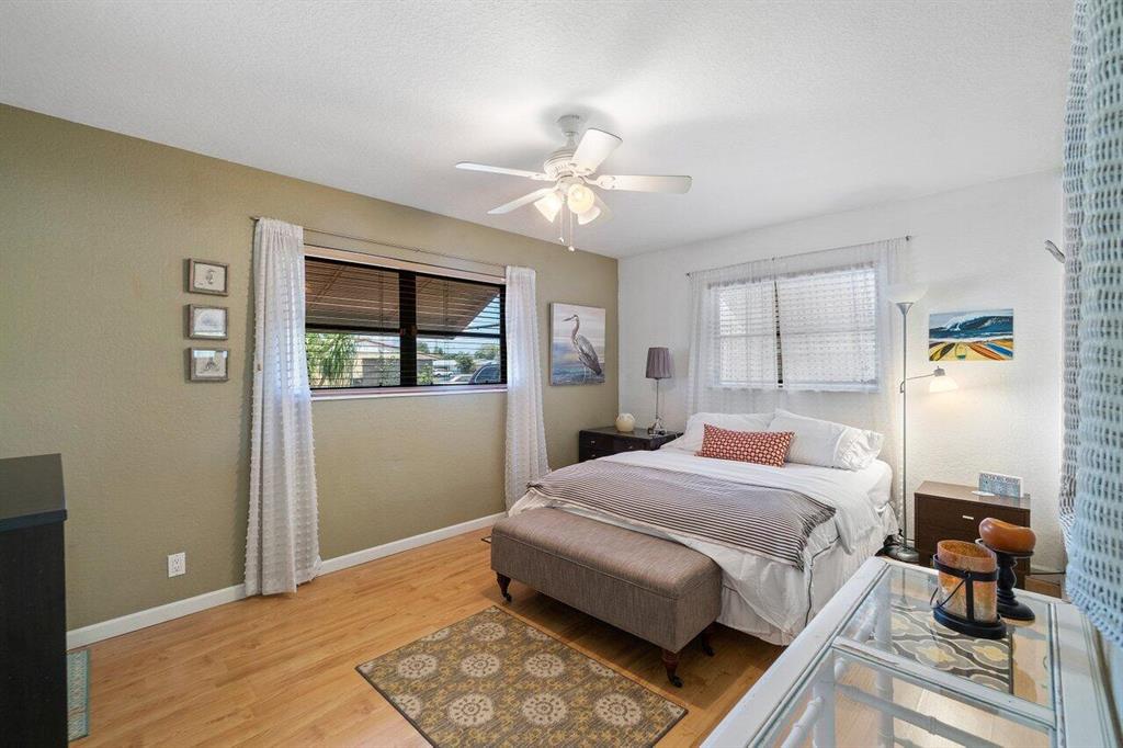 CORAL MANOR - Residential