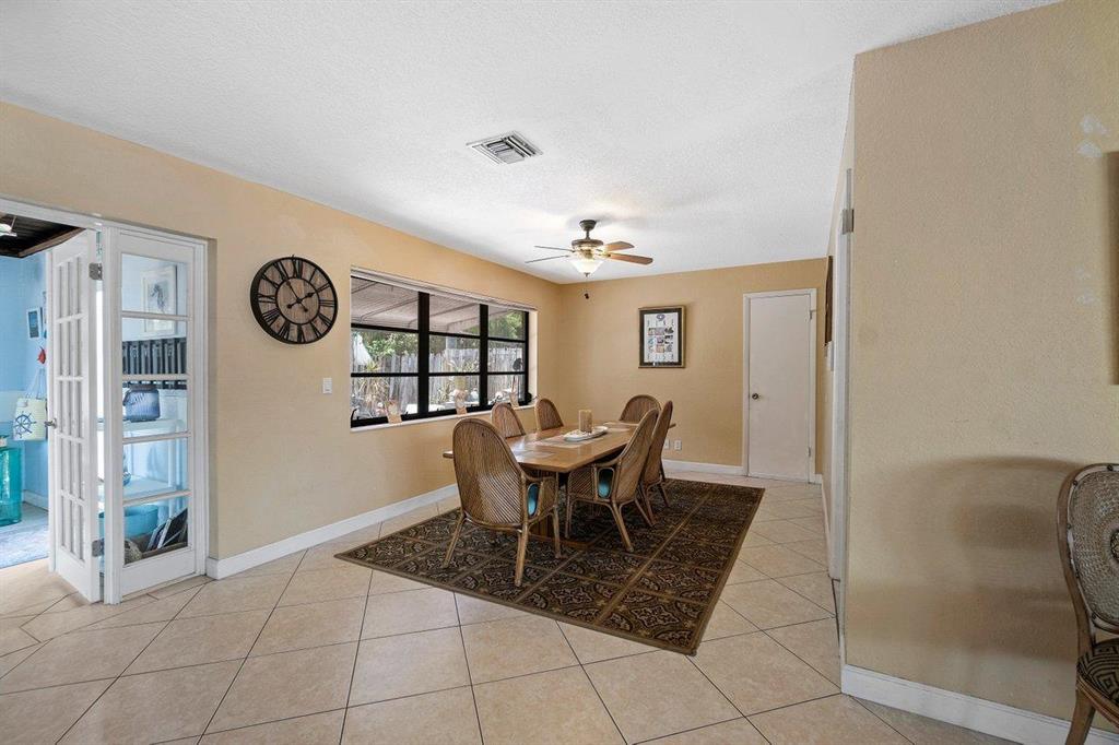 CORAL MANOR - Residential