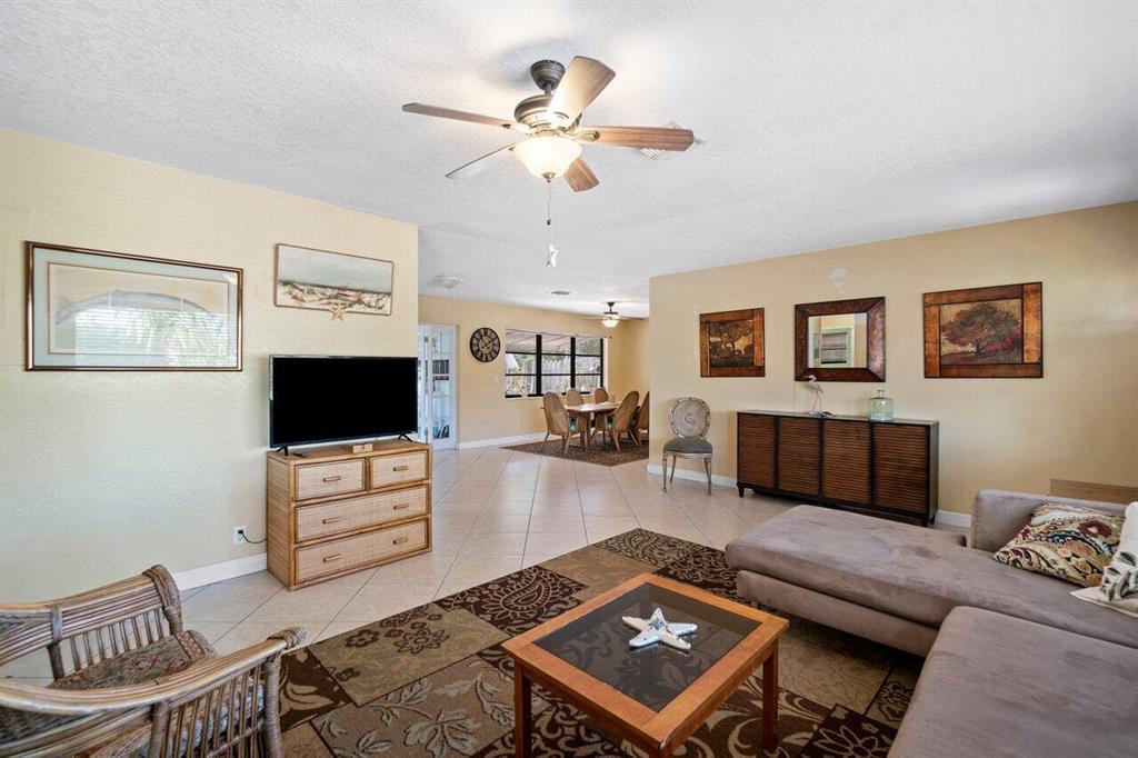 CORAL MANOR - Residential