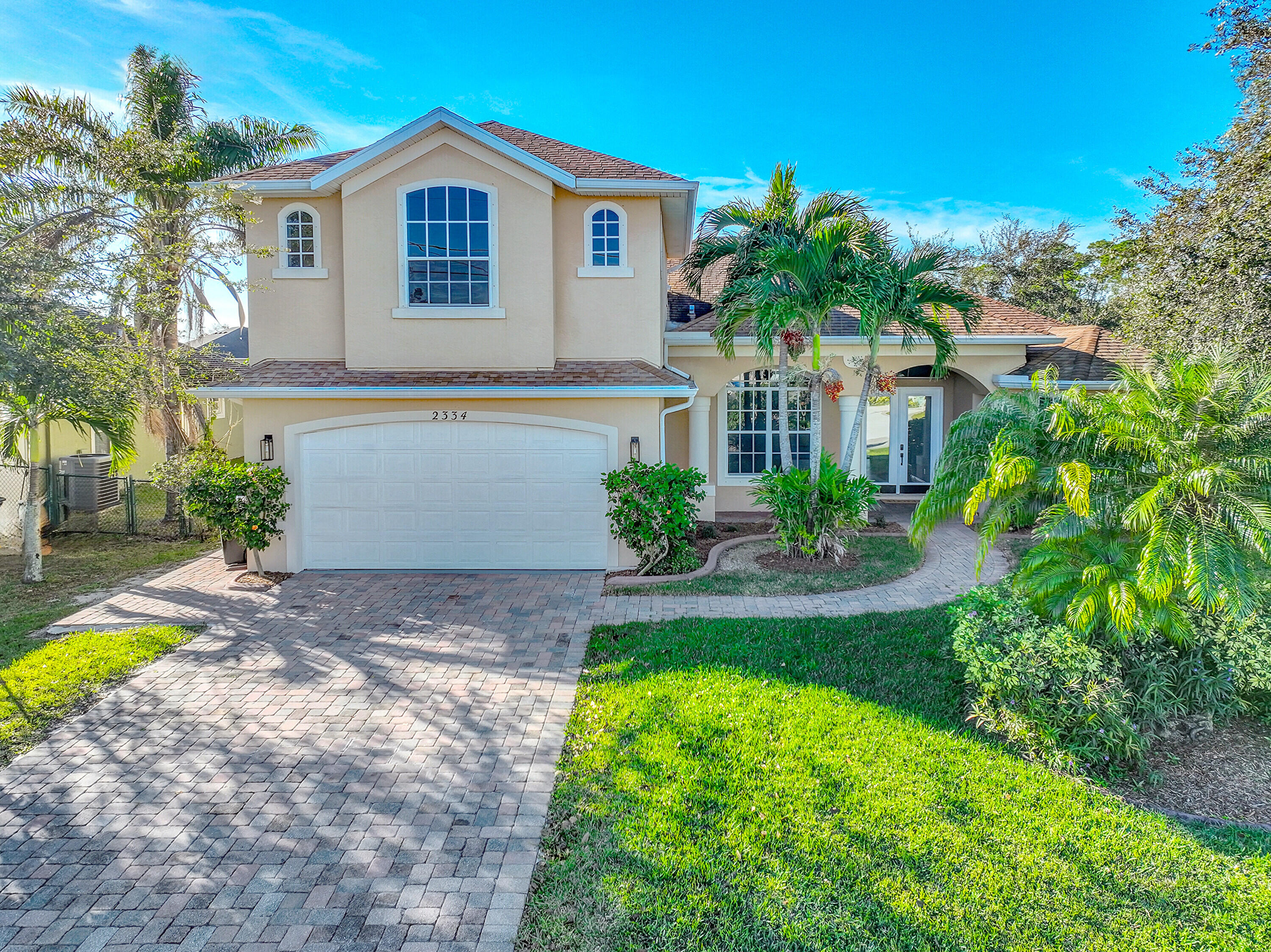 Welcome to this charming two-story home, offering the perfect blend of comfort and functuality in a prime location near shopping and dining. The primary bedroom is conveniently located on the first floor, featuring an en-suite bathroom with jacuzzi tub and walk-in shower. Another 2 bedrooms and bathroom are also on the first floor. Upstairs you'll find the 4th bedroom, 3rd bathroom and a large den with endless possibilities. Enjoy as an extra living space or you can turn it into two more bedrooms or an office. In the kitchen you'll find granite counter tops and new appliances. For those that love outdoor entertaining, you'll love the large screened in patio and fully fenced yard. Other features include extended 2 car garage, large attic and foam filled insulation.
