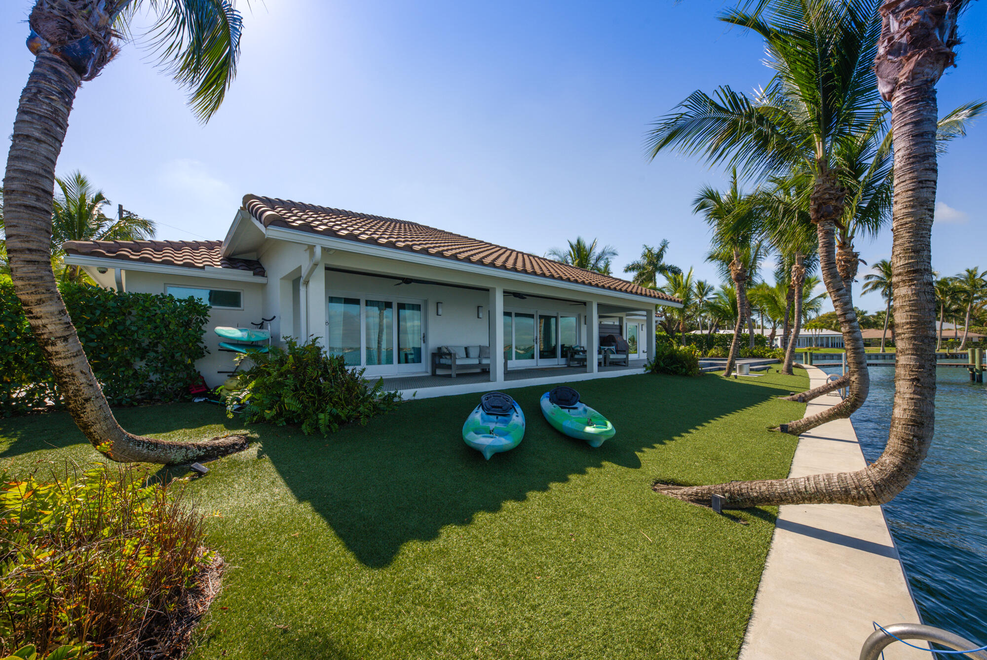 RIO VISTA OF ISLAND SHORE - Residential
