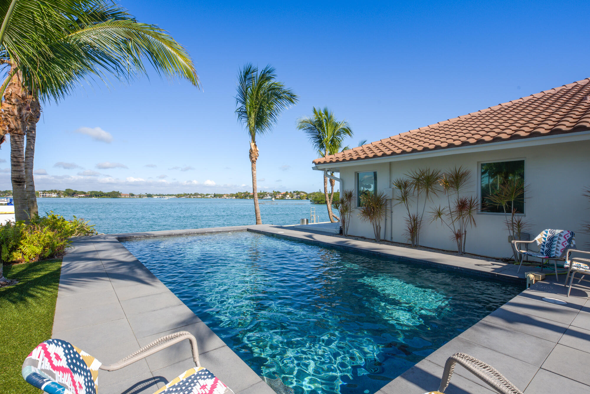 RIO VISTA OF ISLAND SHORE - Residential