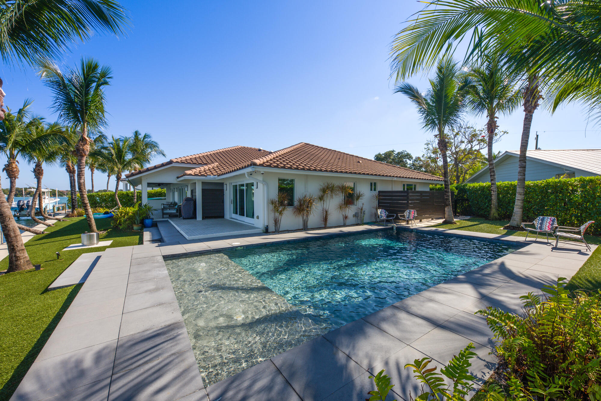 RIO VISTA OF ISLAND SHORE - Residential