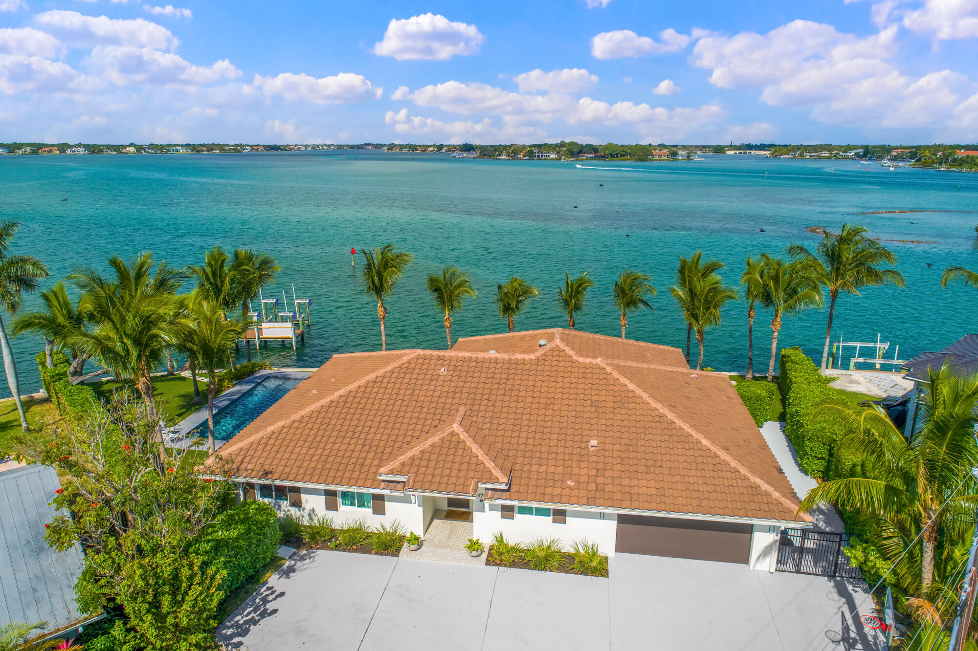 RIO VISTA OF ISLAND SHORE - Residential