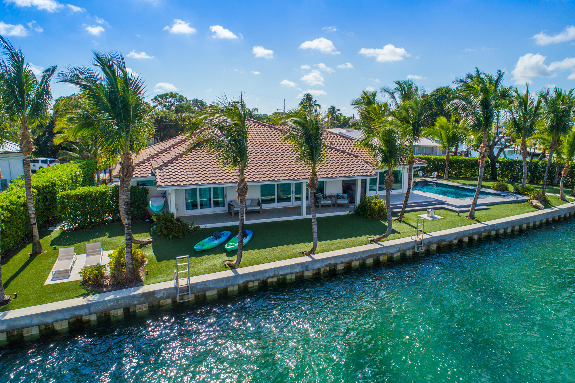 RIO VISTA OF ISLAND SHORE - Residential