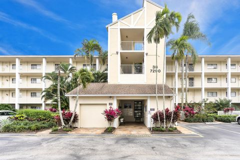 Condominium in Delray Beach FL 7290 Ashford Place.jpg