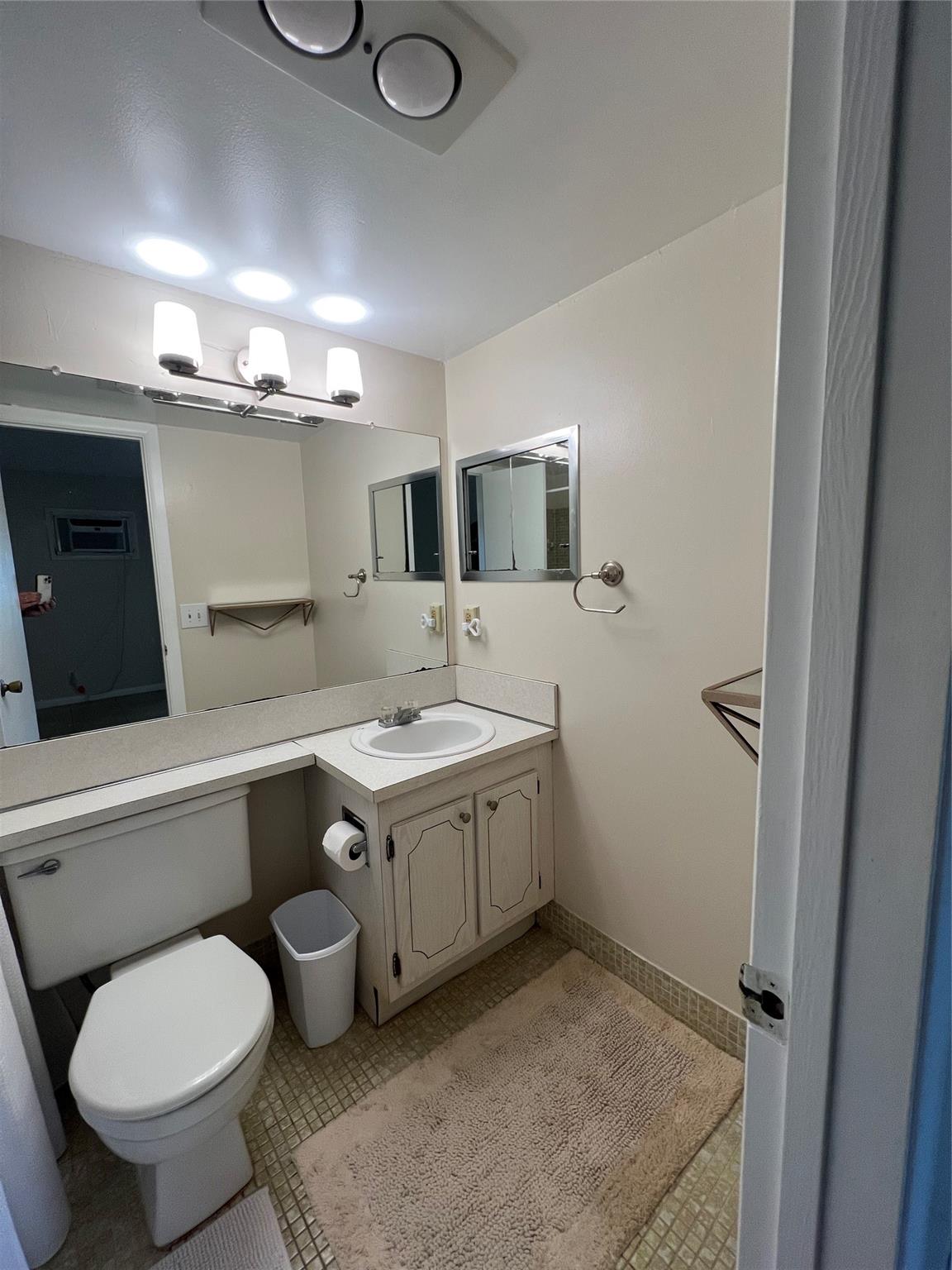 CENTURY VILLAGE EAST - Residential Lease