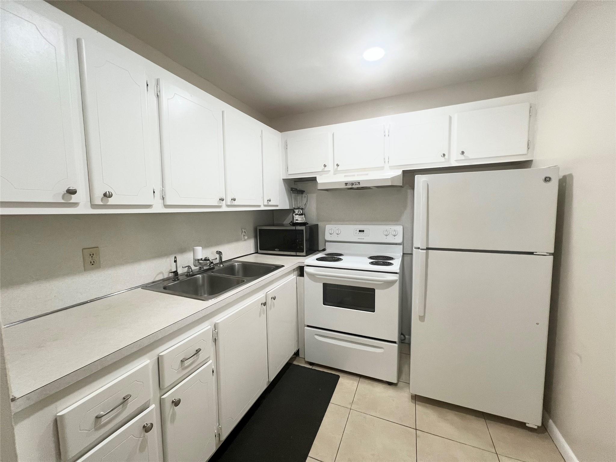 CENTURY VILLAGE EAST - Residential Lease
