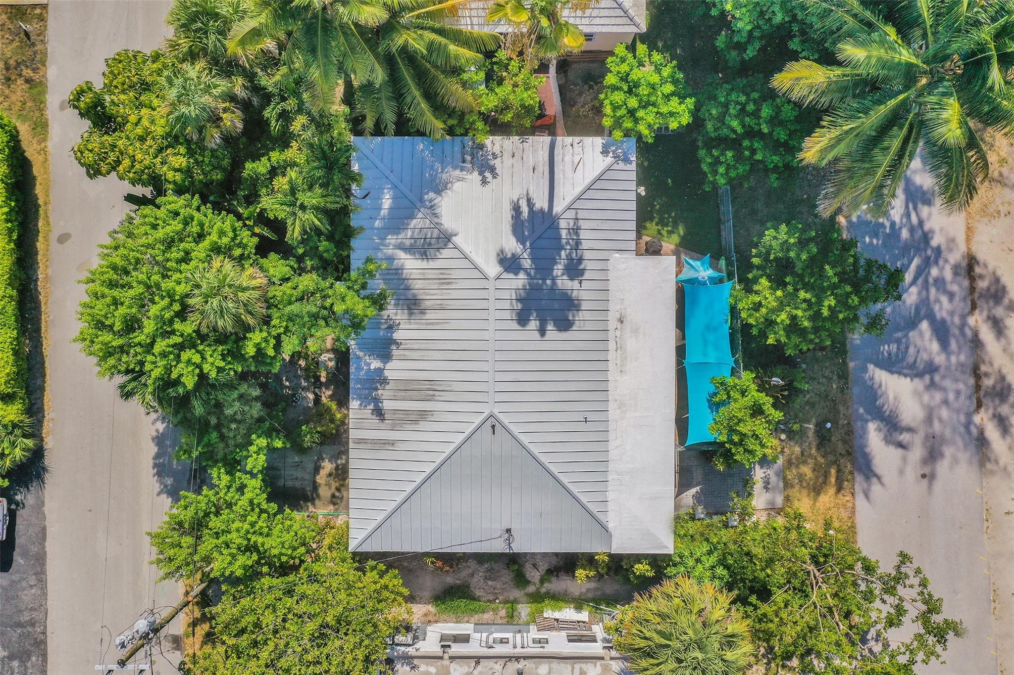 WHO WANTS TO LIVE BY THE BEACH?! THIS LOVELY BEACHSIDE HOME IS THE PERFECT BEACH HOUSE OR FABULOUS GET AWAY FOR SNOW BIRDS OR ANYONE FROM THE WEST LOOKING TO COME EAST FOR THE WEEKENDS. SPECTACULAR LOCATION, CANT EVEN TELL THE HOME IS THERE. SUPER PRIVATE AND VERY SERENE. WALK TO EVERYTHING!! DONT MISS THIS OPPORTUNITY TO BE BY THE BEACH VERY RARE FOR ONE OF THESE RESEDENTIAL BEACHSIDE HOMES TO COME AVAILABLE!!
IMPACT GLASS, NEW A/C, INSIDE AND OUT, NEW ELECTRIC PANELS INSIDE AND OUT, METAL ROOF, NEW WASHER, ALL THE HEAVY LIFTING HAS BEEN DONE.