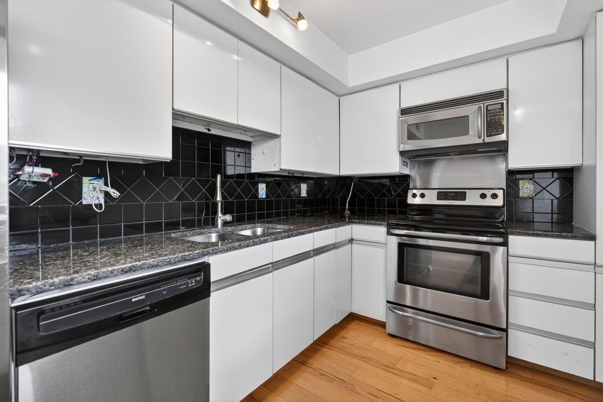 JUPITER OCEAN AND RACQUET CLUB - Residential