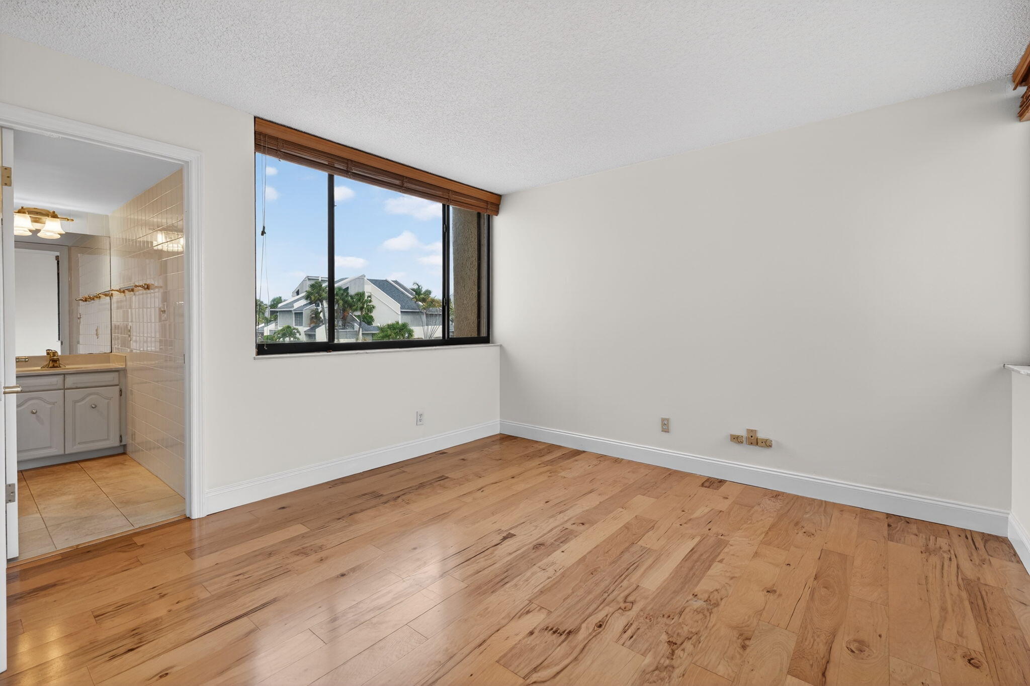 JUPITER OCEAN AND RACQUET CLUB - Residential