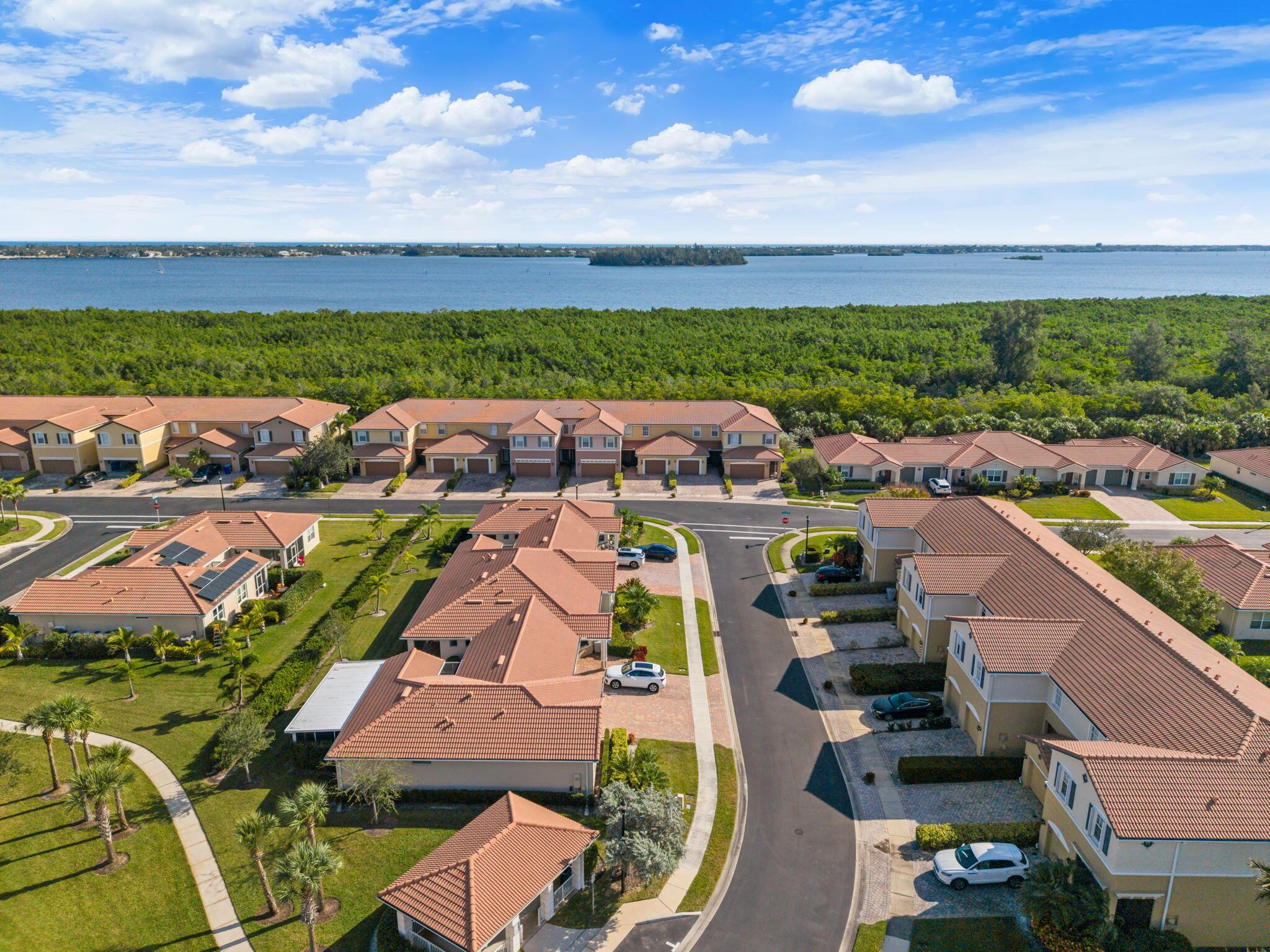 PROVENCE BAY 1 - Residential