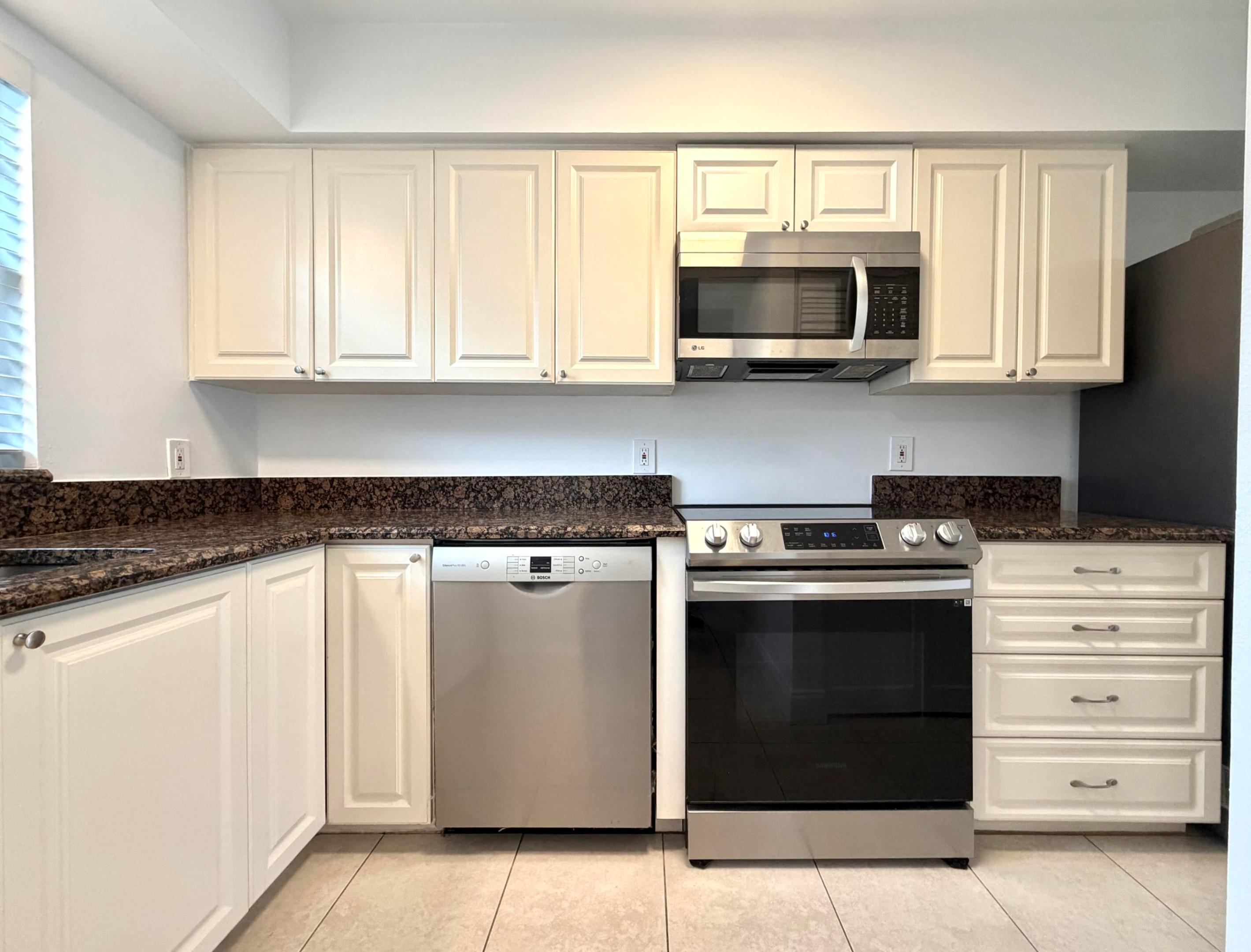 WENDIMERE VILLAS PH II CONDO - Residential Lease