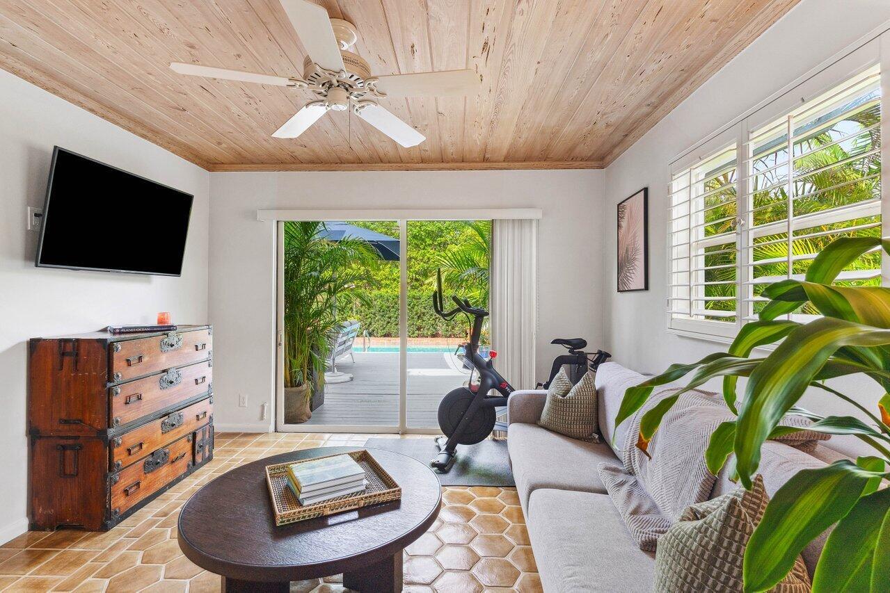 DELRAY BEACH ESPLANADE - Residential