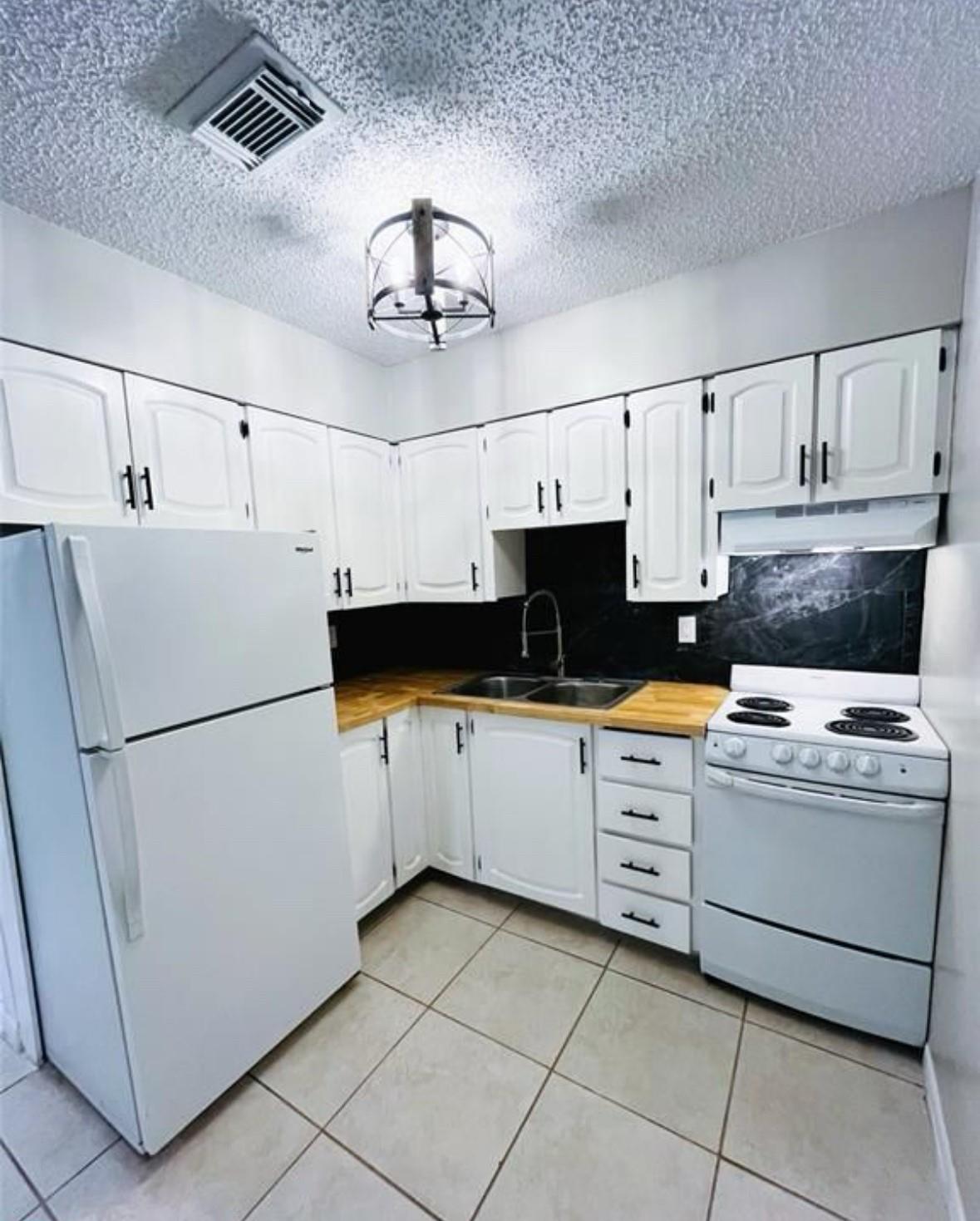 49 SE 13th St