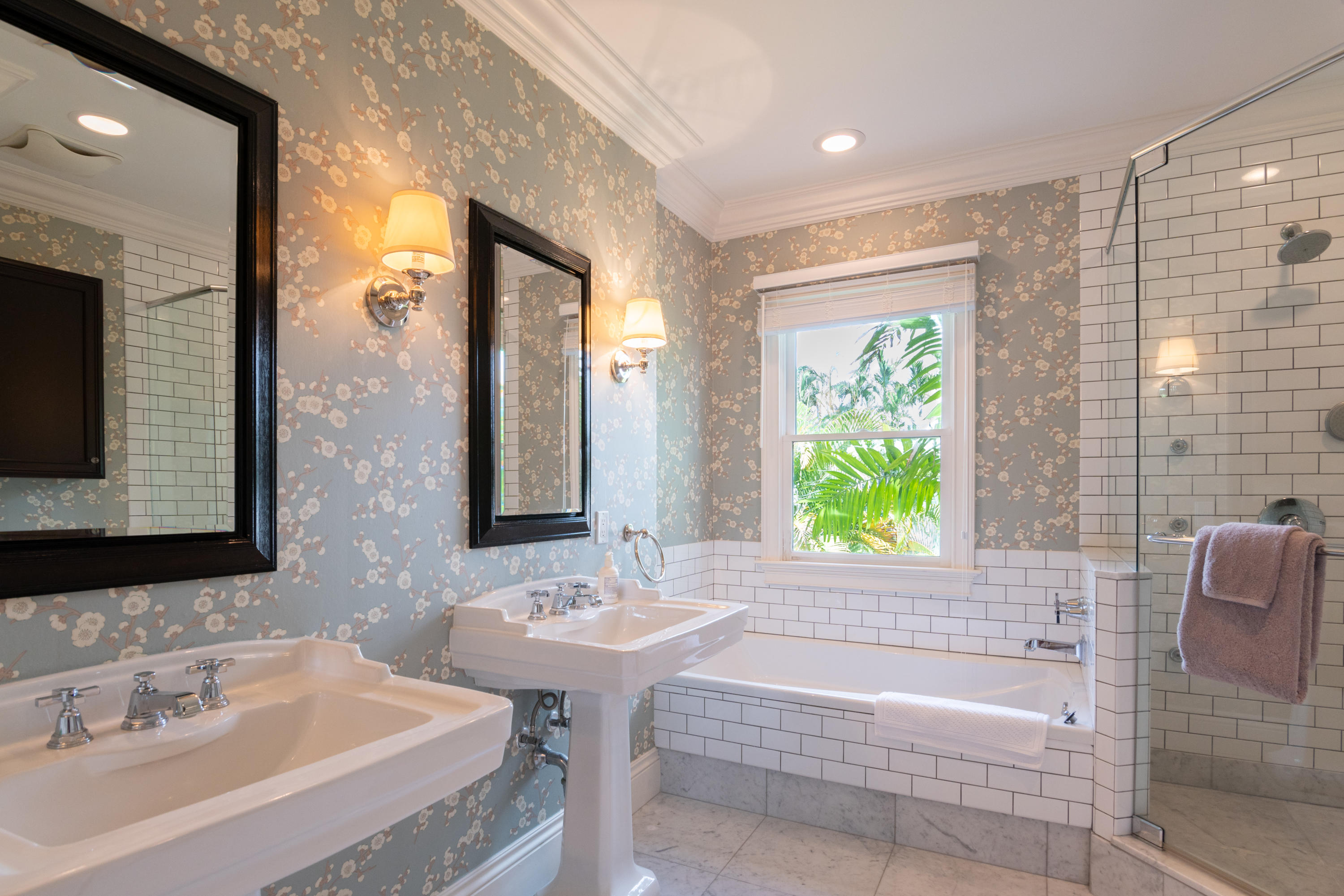 CHILEAN CONDOMINIUM OF PALM BEACH - Residential