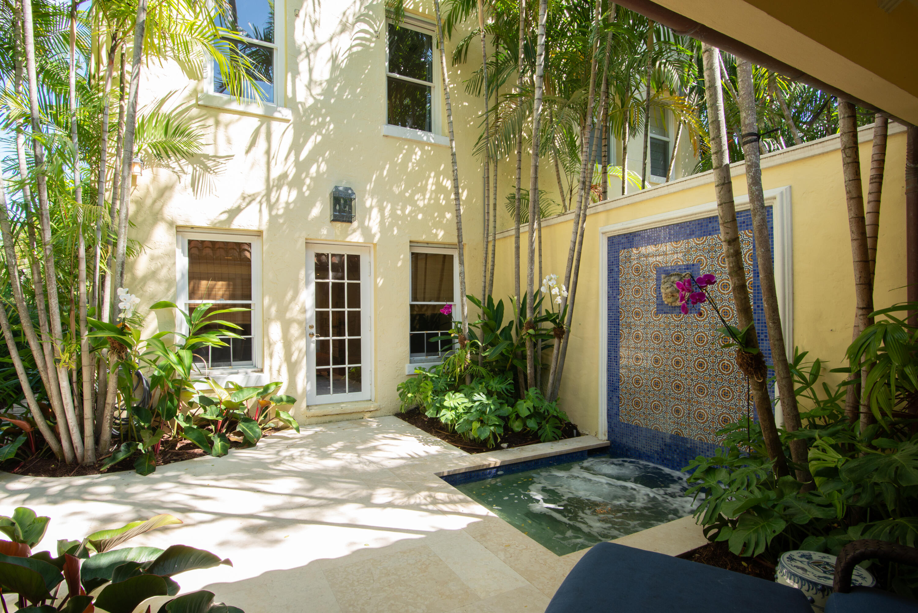 CHILEAN CONDOMINIUM OF PALM BEACH - Residential