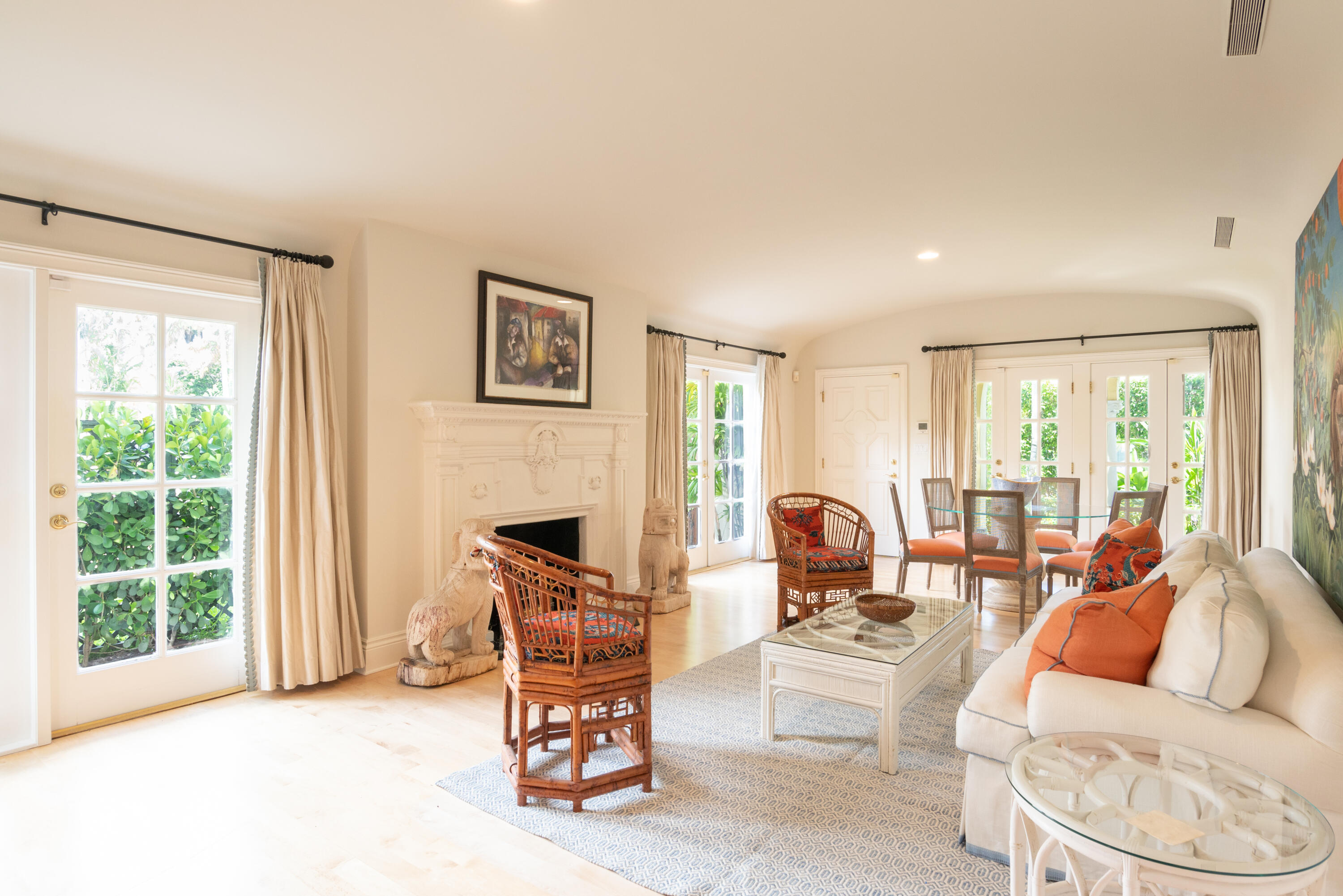 CHILEAN CONDOMINIUM OF PALM BEACH - Residential