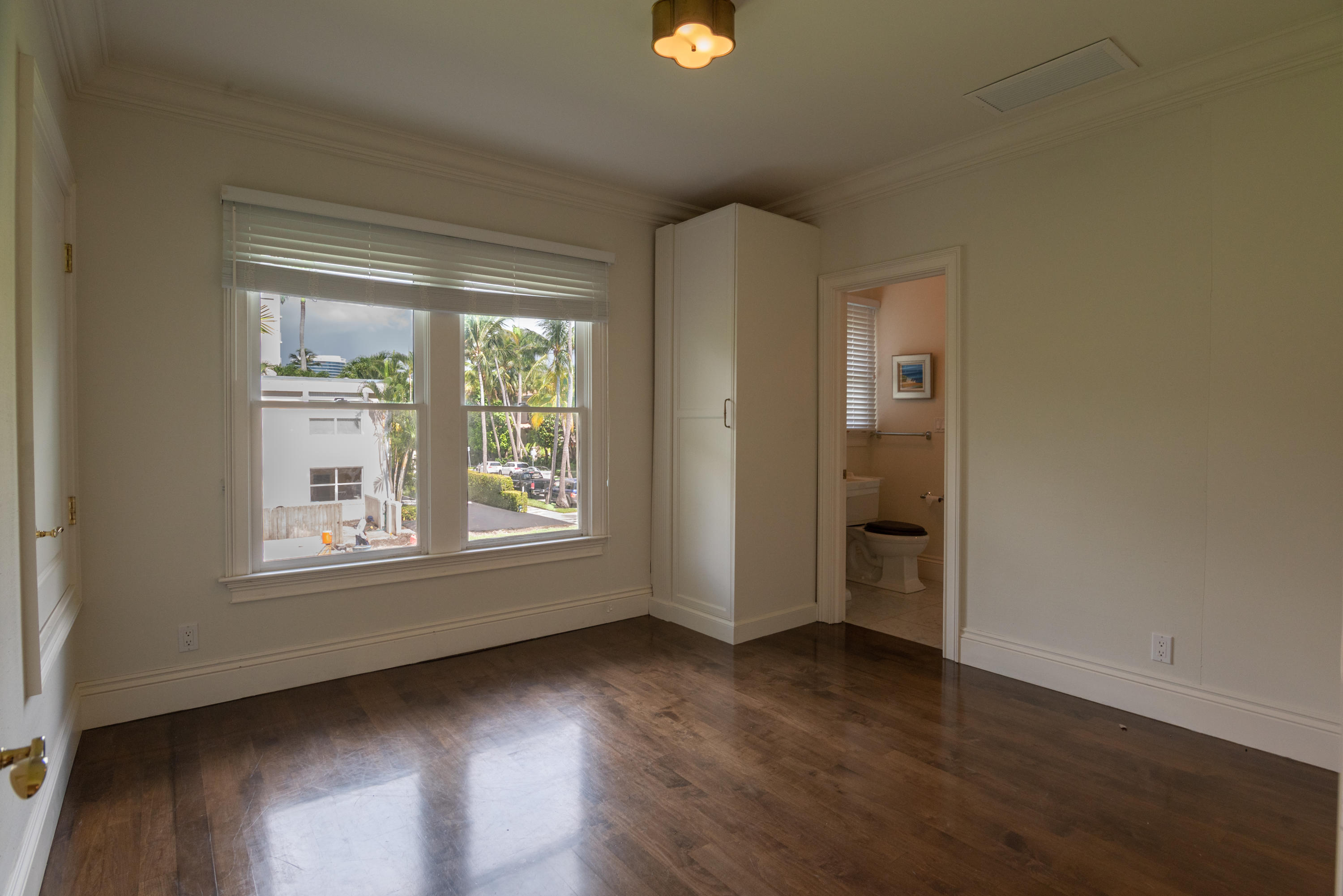 CHILEAN CONDOMINIUM OF PALM BEACH - Residential