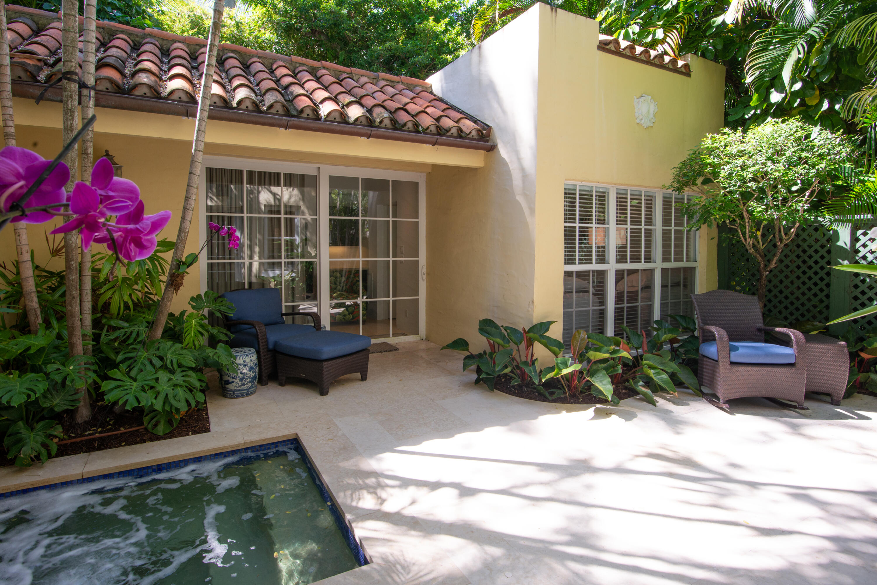 CHILEAN CONDOMINIUM OF PALM BEACH - Residential