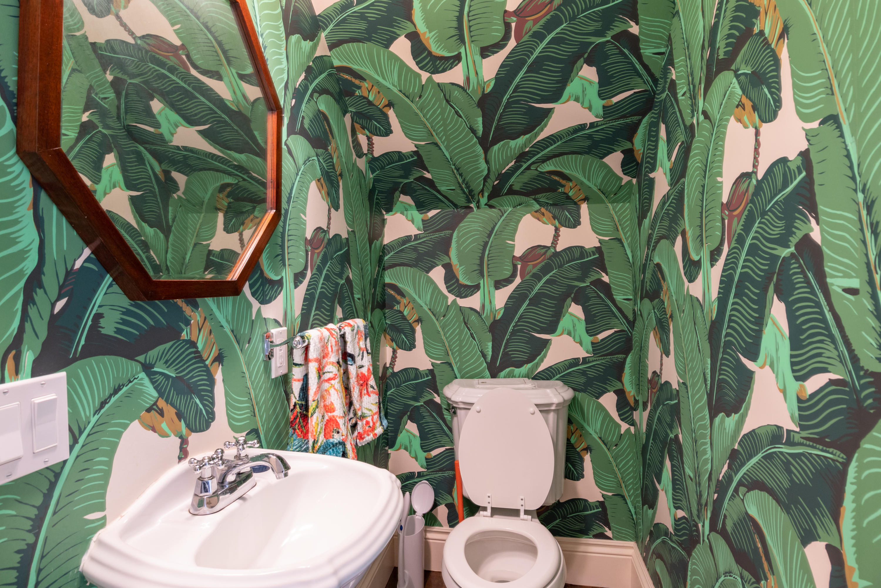 CHILEAN CONDOMINIUM OF PALM BEACH - Residential