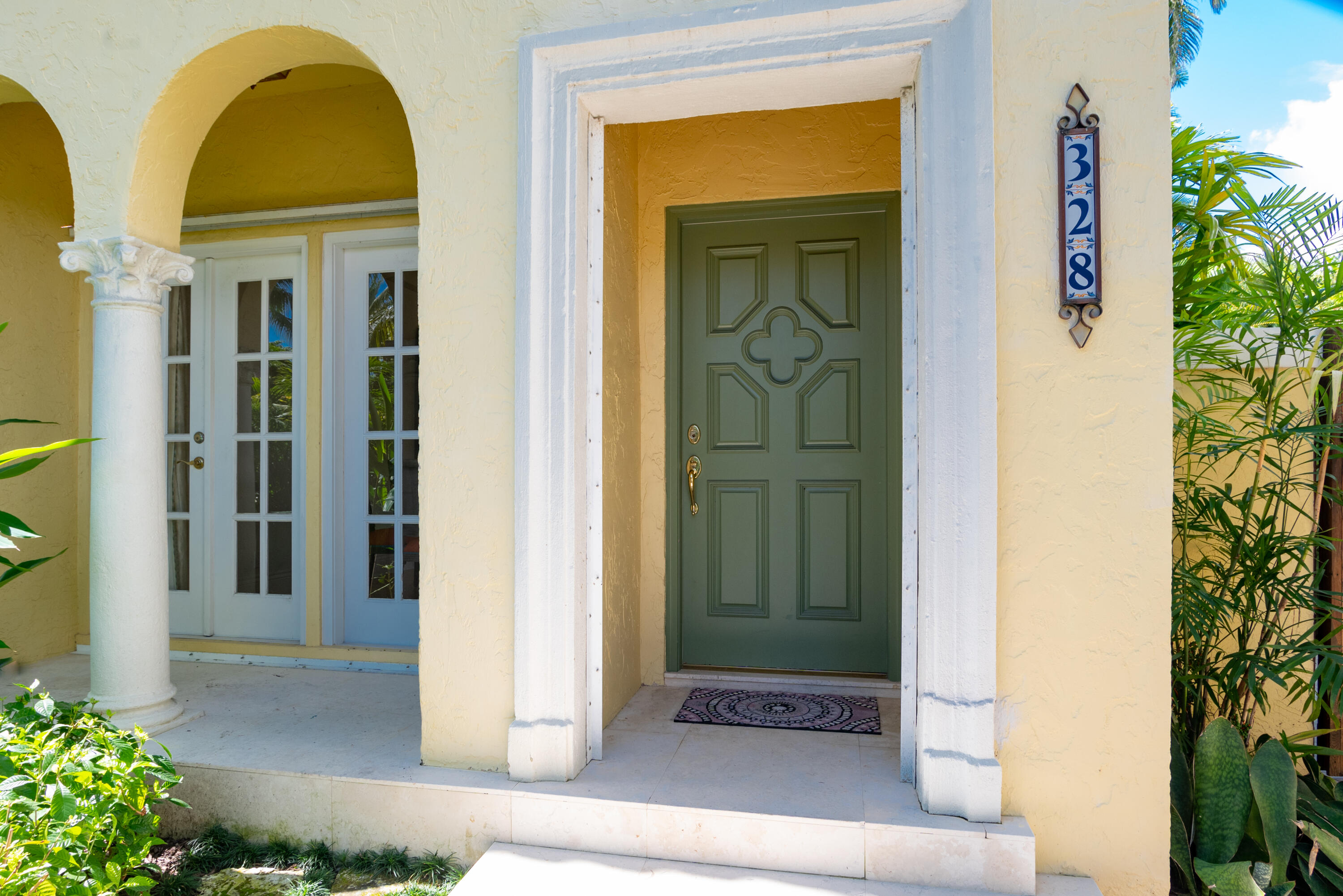 CHILEAN CONDOMINIUM OF PALM BEACH - Residential