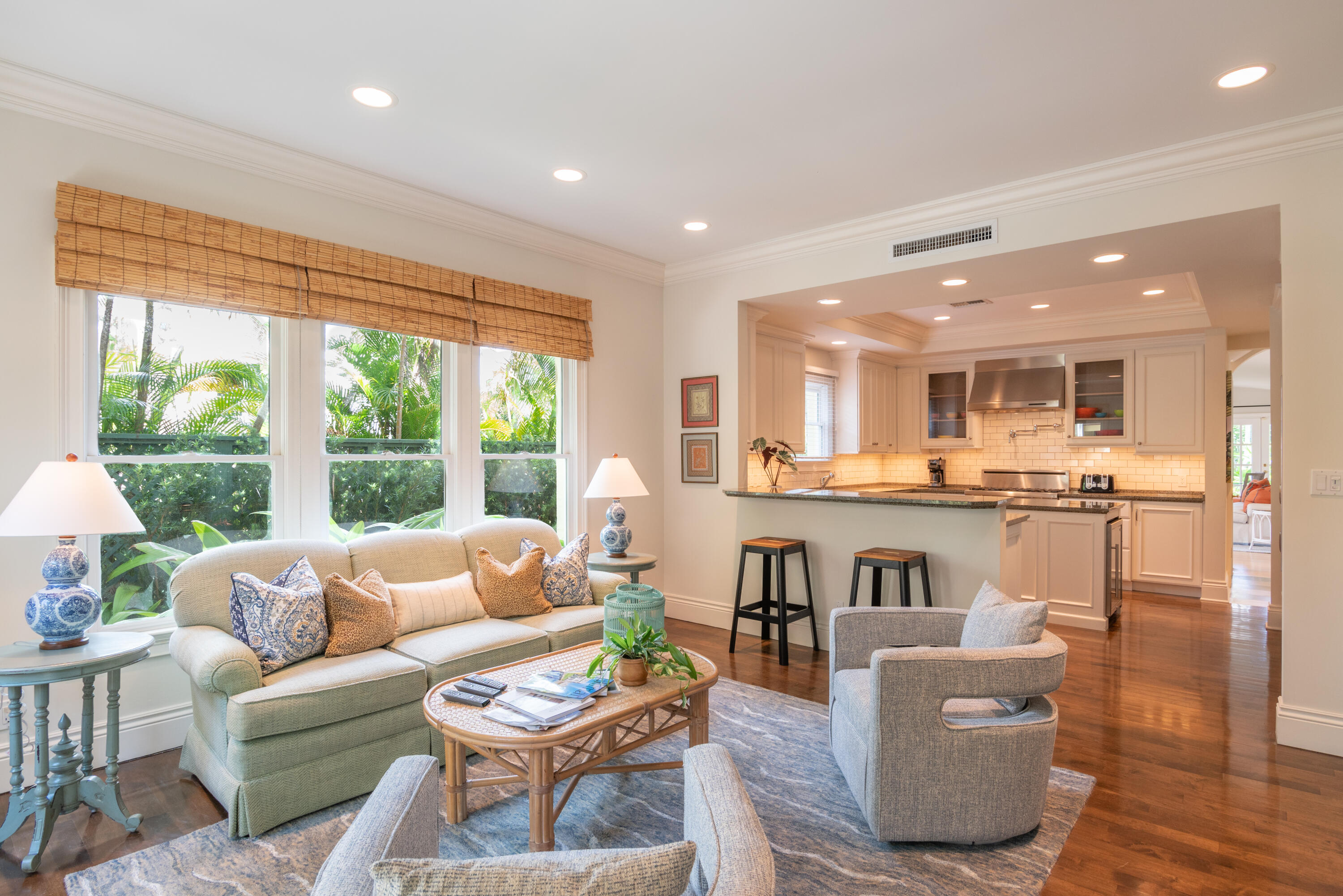 CHILEAN CONDOMINIUM OF PALM BEACH - Residential