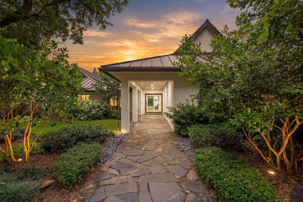 Photo of 18660 Long Lake Drive, Boca Raton, FL 33496 (MLS # B26021557)