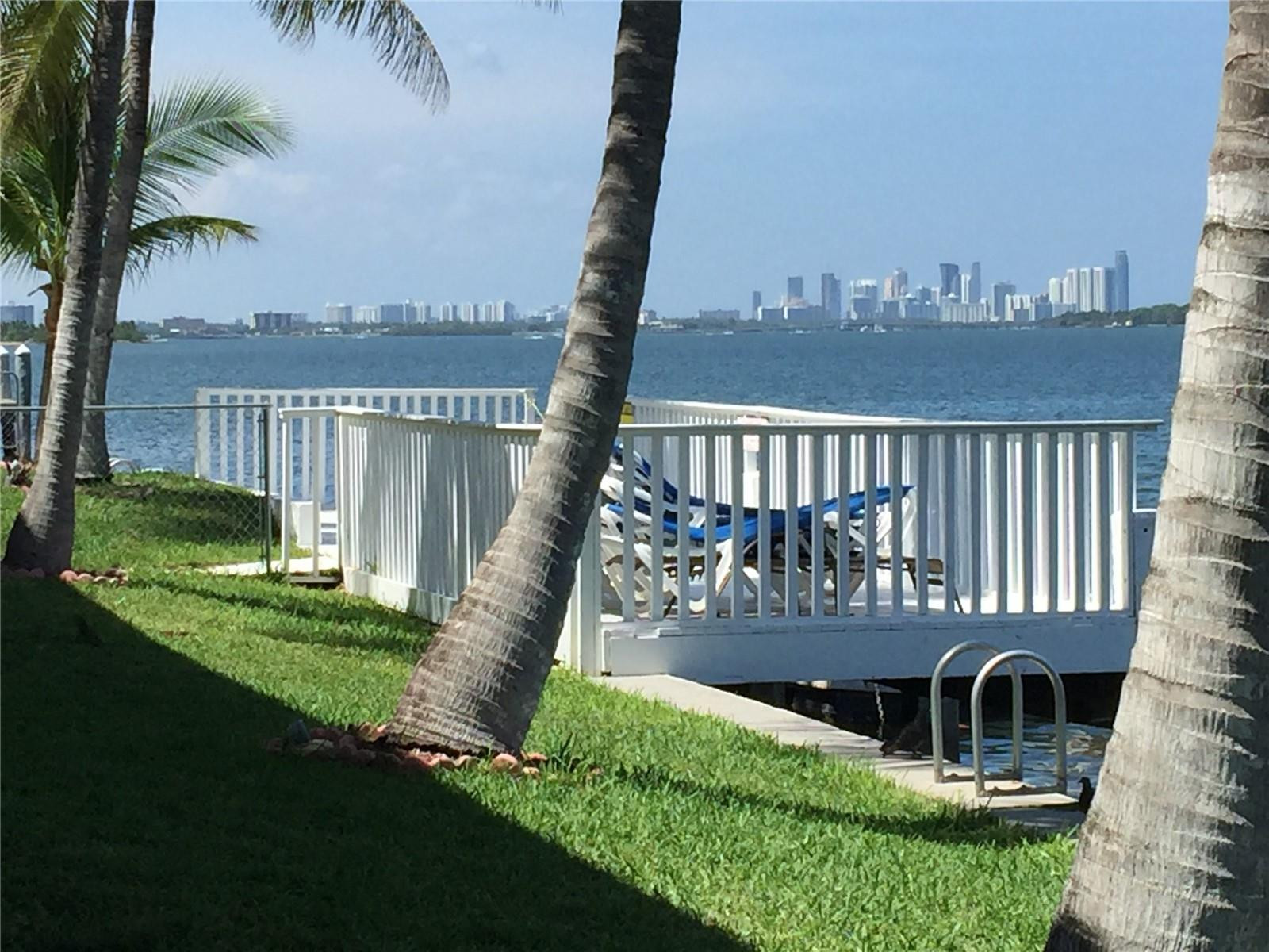 HARBOR CONDO - Residential