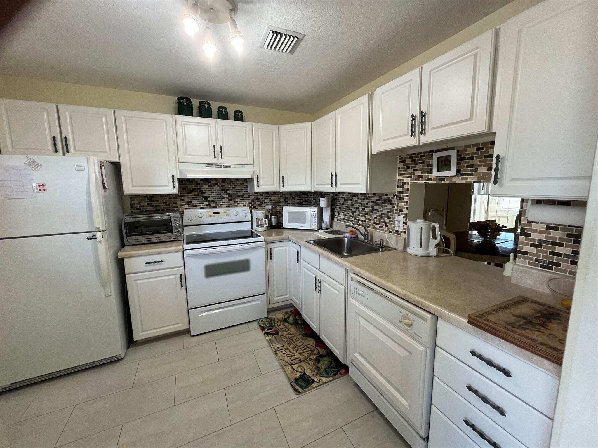 230 NE 26th Avenue 414