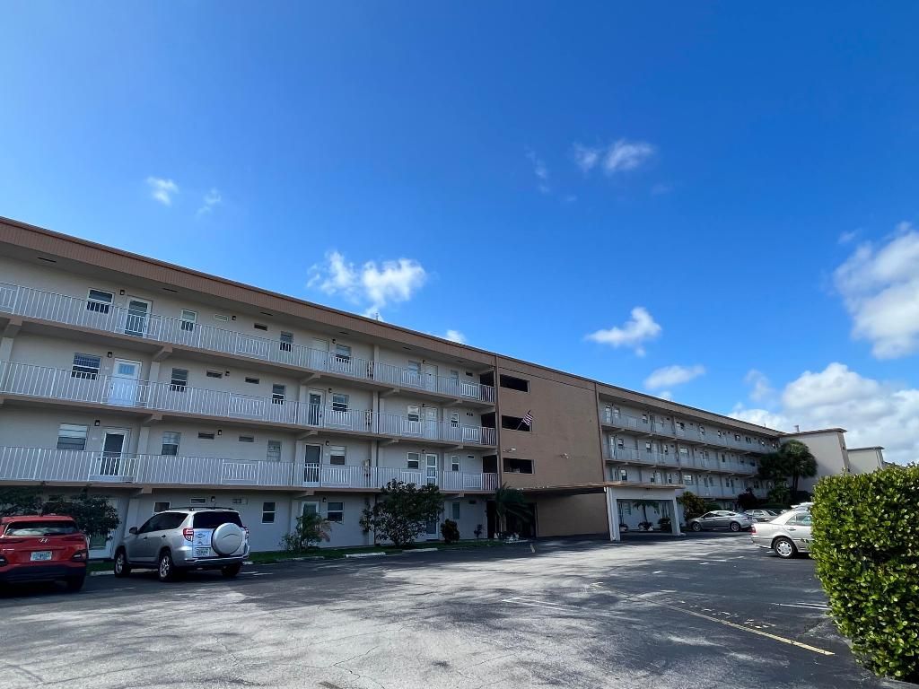 Photo of 230 NE 26th Avenue #414, Boynton Beach, FL 33435 (MLS # R11106318)