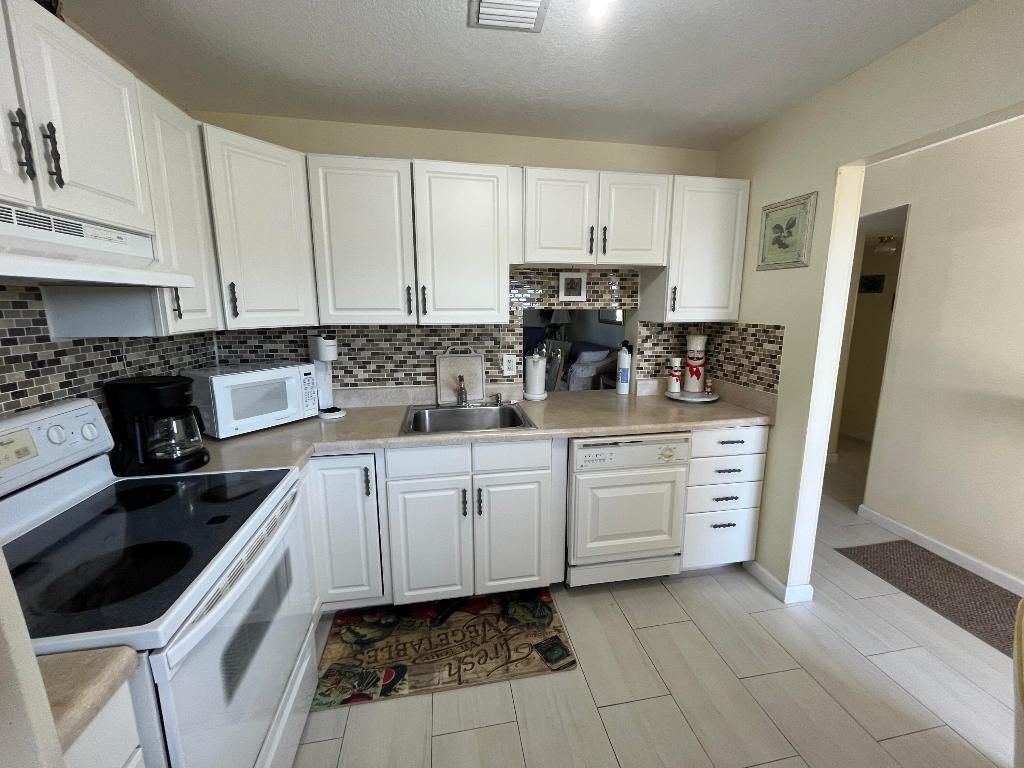 Photo of 230 NE 26th Avenue #414, Boynton Beach, FL 33435 (MLS # R11106318)