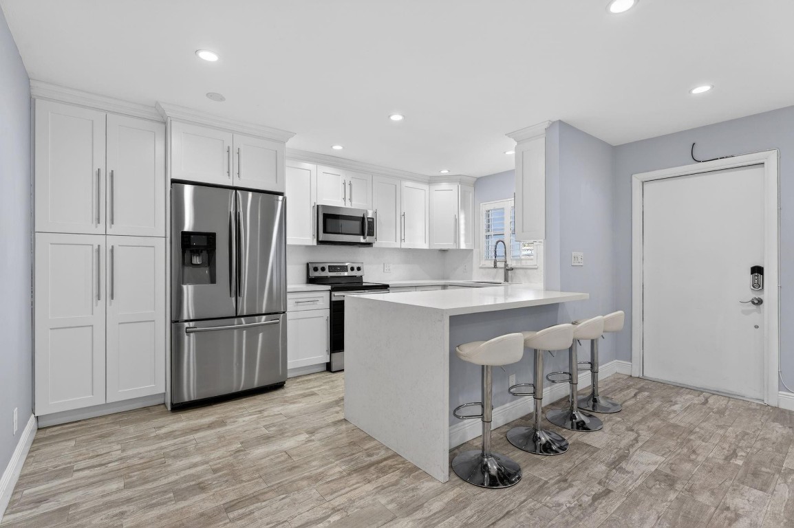 2860 NE 14th Street Causeway 106D