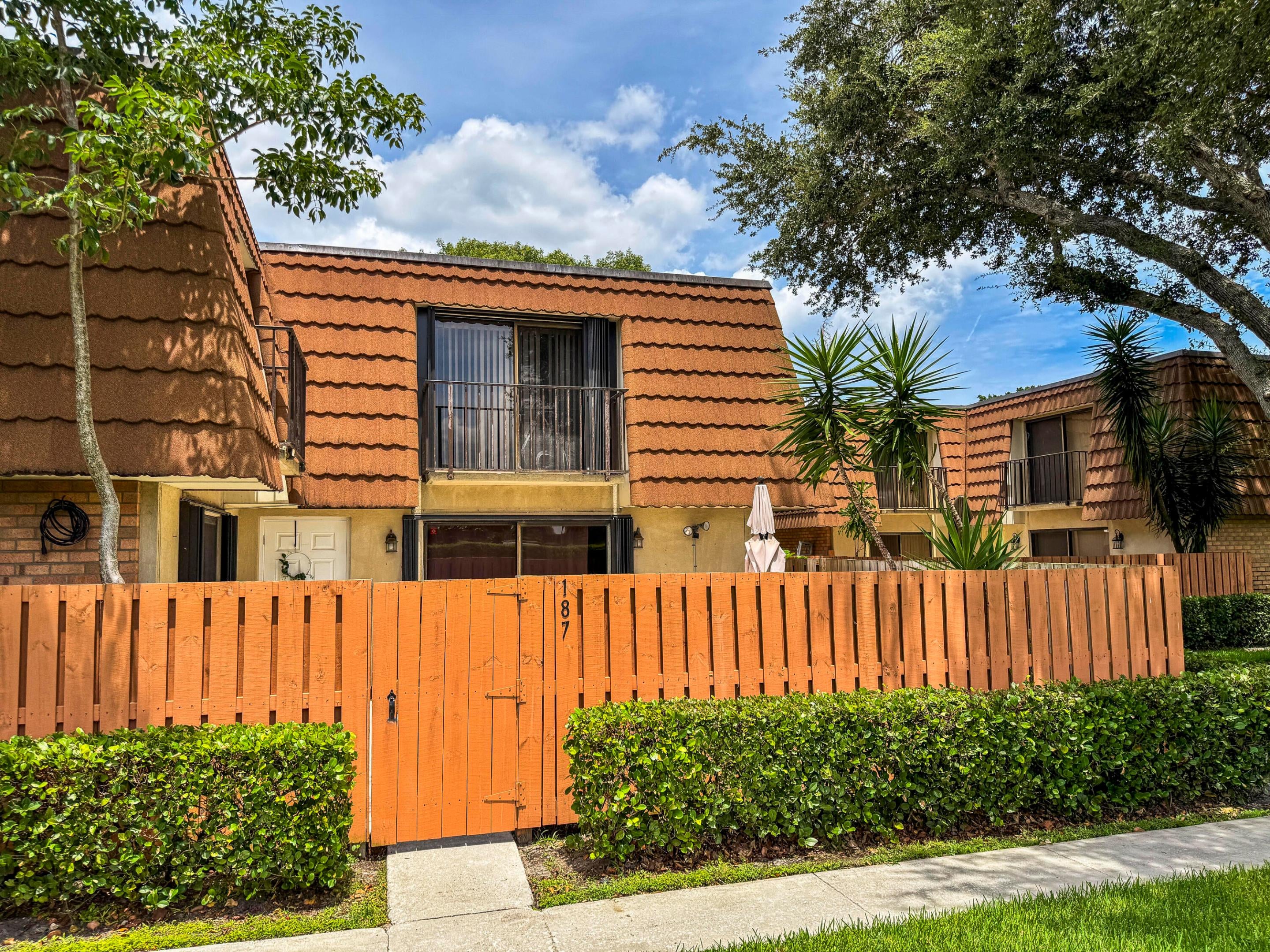187 Charter Way
