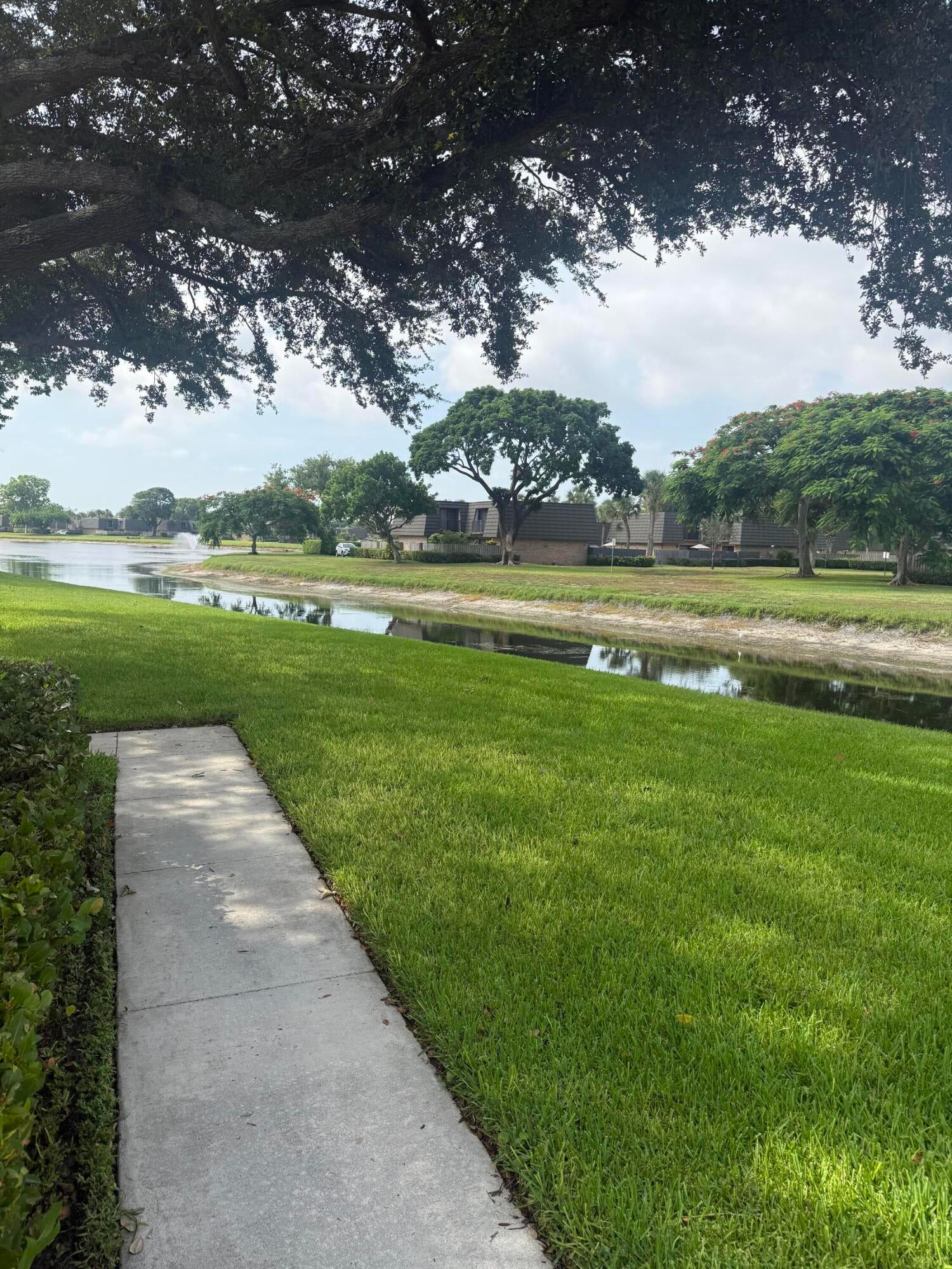 187 Charter Way, West Palm Beach FL 33407