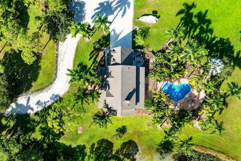 A home in Loxahatchee